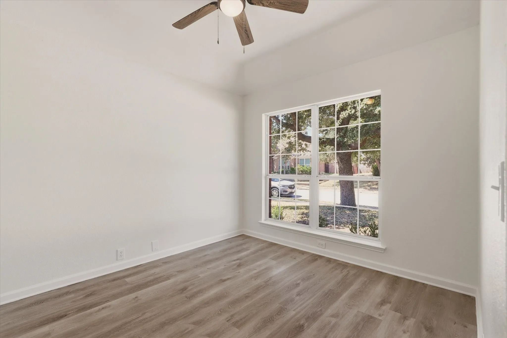 Single Family Residence For Sale in Denton County , 1269 Winston Drive, Lewisville, Texas 75077, 4 Bedroom, 2 Bathroom, 2 Garage spaces, 2,069 Sqft, built in 1998, mls#21382831, Real Estate Agent in Lewisville, Homes For Sale in Denton county, Homes For Sale in Lewisville, Realtor in Lewisville Texas, Real Estate Brokerage Independent Realty Texas, Luminita Cordes Realtor