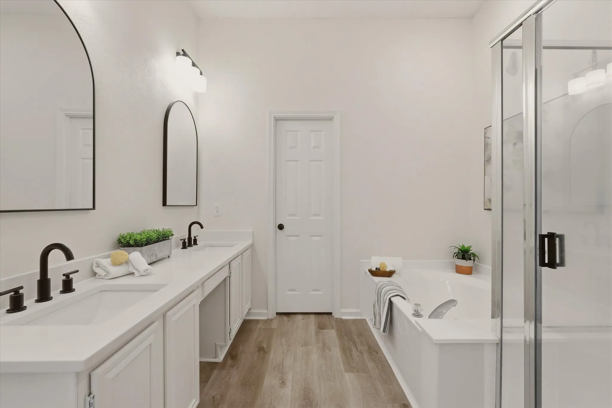 Single Family Residence For Sale in Denton County , 1269 Winston Drive, Lewisville, Texas 75077, 4 Bedroom, 2 Bathroom, 2 Garage spaces, 2,069 Sqft, built in 1998, mls#21382831, Real Estate Agent in Lewisville, Homes For Sale in Denton county, Homes For Sale in Lewisville, Realtor in Lewisville Texas, Real Estate Brokerage Independent Realty Texas, Luminita Cordes Realtor