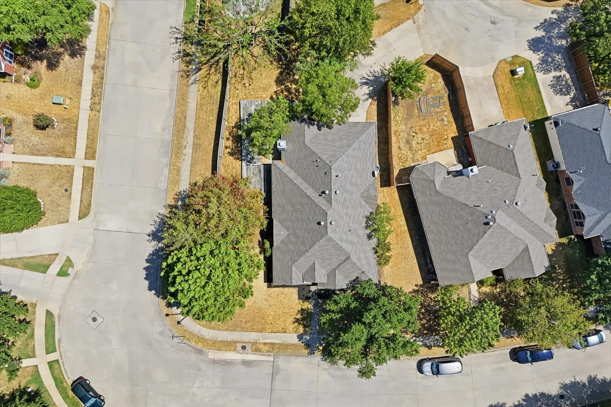 Single Family Residence For Sale in Denton County , 1269 Winston Drive, Lewisville, Texas 75077, 4 Bedroom, 2 Bathroom, 2 Garage spaces, 2,069 Sqft, built in 1998, mls#21382831, Real Estate Agent in Lewisville, Homes For Sale in Denton county, Homes For Sale in Lewisville, Realtor in Lewisville Texas, Real Estate Brokerage Independent Realty Texas, Luminita Cordes Realtor