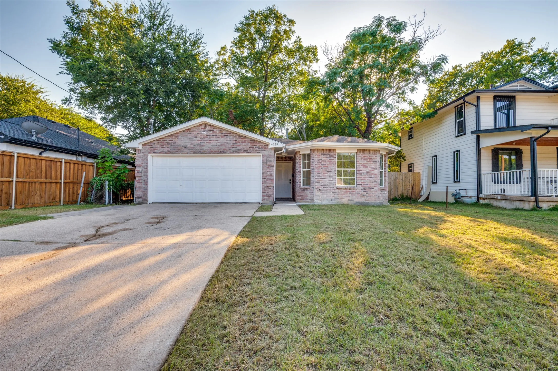 Single Family Residence For Sale in Dallas County , 4129 Easter Avenue, Dallas, Texas 75216, 3 Bedroom, 2 Bathroom, 2 Garage spaces, 1,198 Sqft, built in 2004, mls#21381447, Real Estate Agent in Dallas, Homes For Sale in Dallas county, Homes For Sale in Dallas, Realtor in Dallas Texas, Real Estate Brokerage Independent Realty Texas, Luminita Cordes Realtor