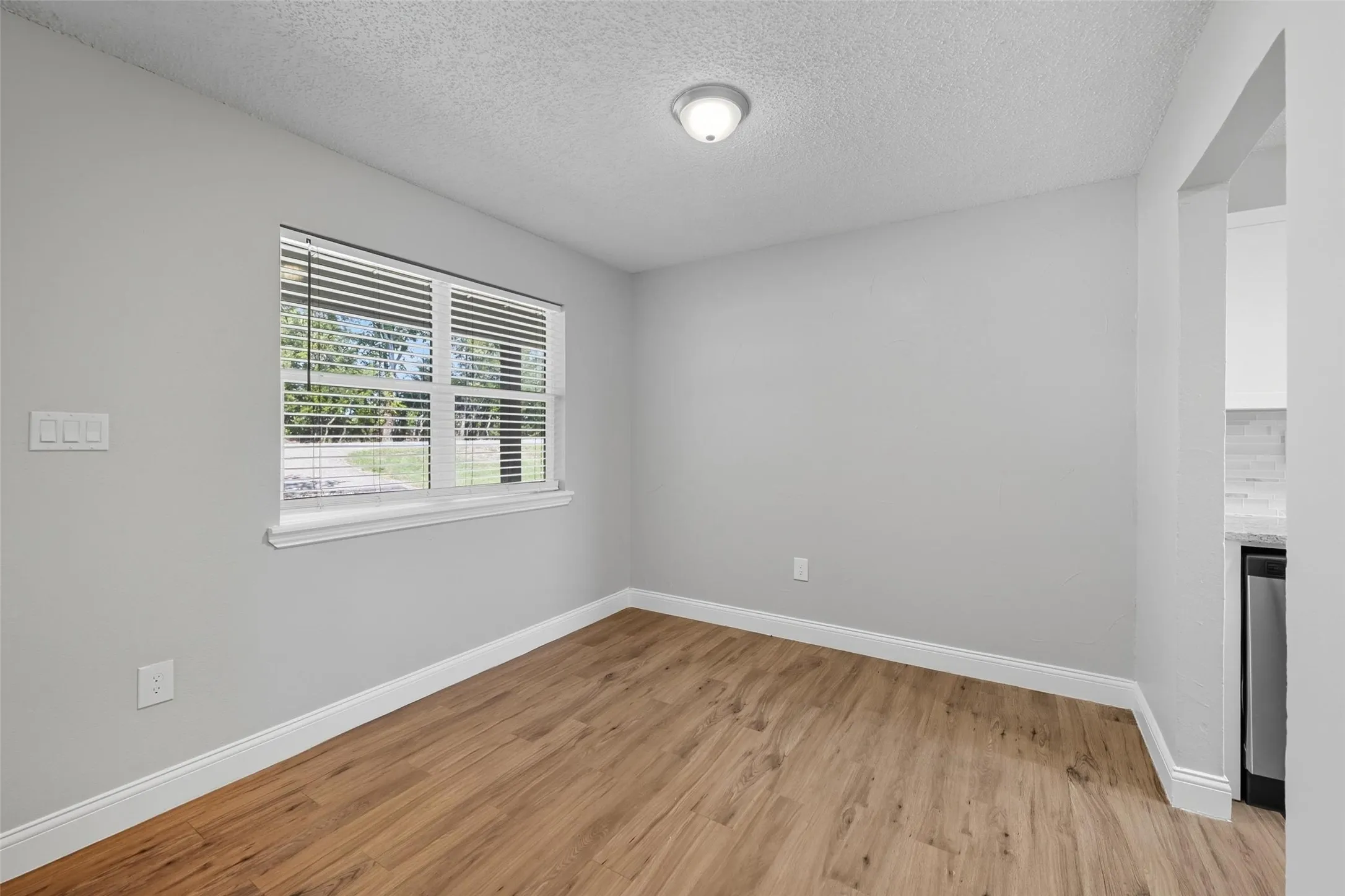 Single Family Residence For Rent in Collin County , 1166 N Business 78 Highway, Blue Ridge, Texas 75424, 3 Bedroom, 1 Bathroom, Garage spaces, 1,250 Sqft, built in 1980, mls#21383542, Real Estate Agent in Blue Ridge, Homes For Rent in Collin county, Homes For Rent in Blue Ridge, Realtor in Blue Ridge Texas, Real Estate Brokerage Independent Realty Texas, Luminita Cordes Realtor