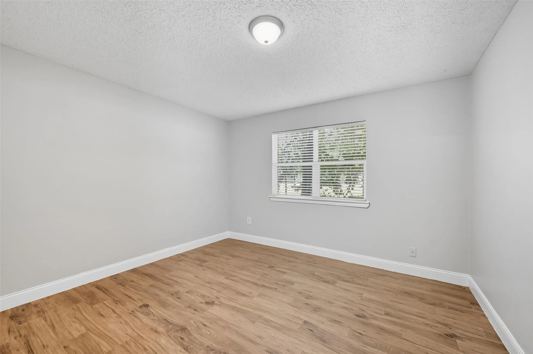 Single Family Residence For Rent in Collin County , 1166 N Business 78 Highway, Blue Ridge, Texas 75424, 3 Bedroom, 1 Bathroom, Garage spaces, 1,250 Sqft, built in 1980, mls#21383542, Real Estate Agent in Blue Ridge, Homes For Rent in Collin county, Homes For Rent in Blue Ridge, Realtor in Blue Ridge Texas, Real Estate Brokerage Independent Realty Texas, Luminita Cordes Realtor