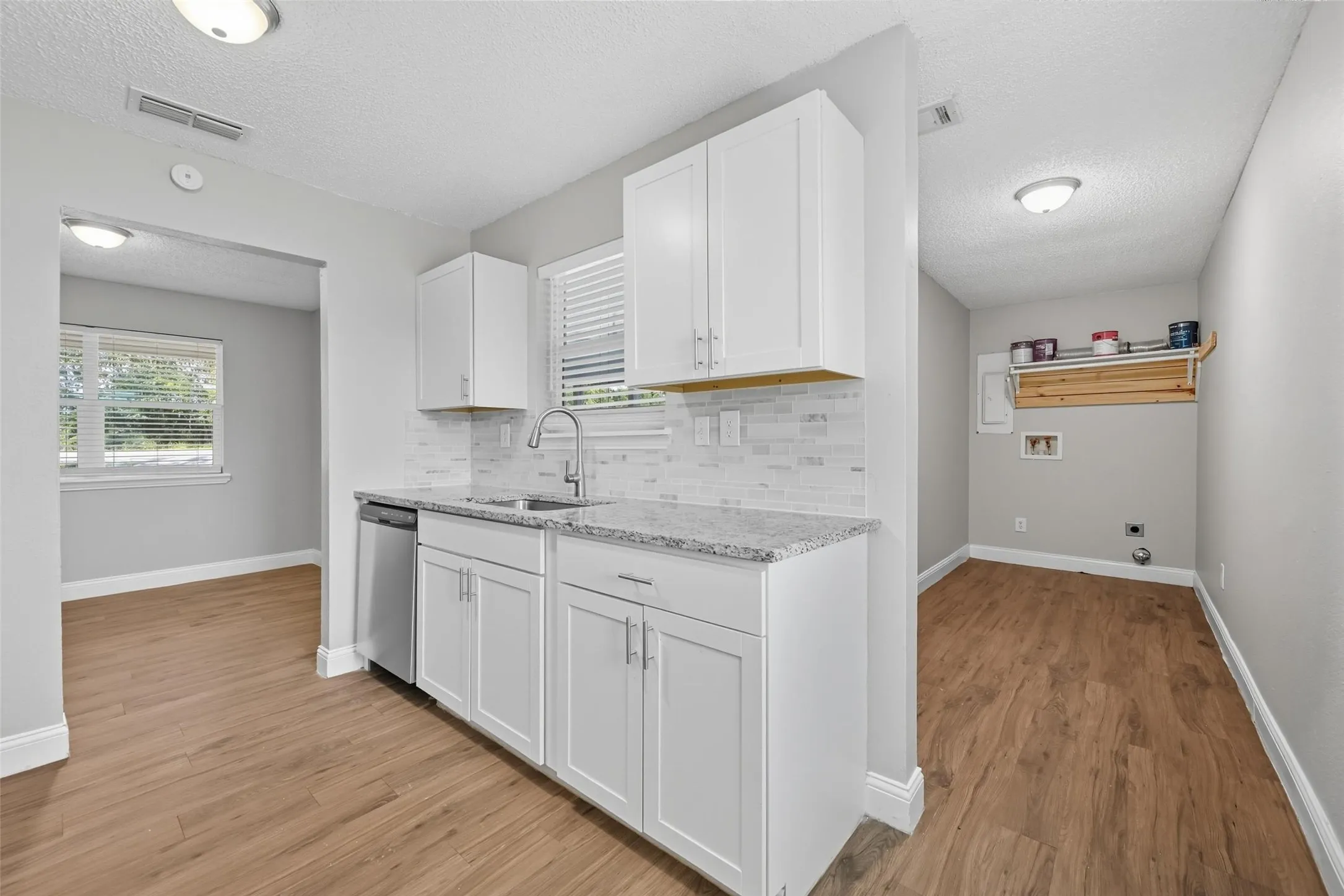 Single Family Residence For Rent in Collin County , 1166 N Business 78 Highway, Blue Ridge, Texas 75424, 3 Bedroom, 1 Bathroom, Garage spaces, 1,250 Sqft, built in 1980, mls#21383542, Real Estate Agent in Blue Ridge, Homes For Rent in Collin county, Homes For Rent in Blue Ridge, Realtor in Blue Ridge Texas, Real Estate Brokerage Independent Realty Texas, Luminita Cordes Realtor