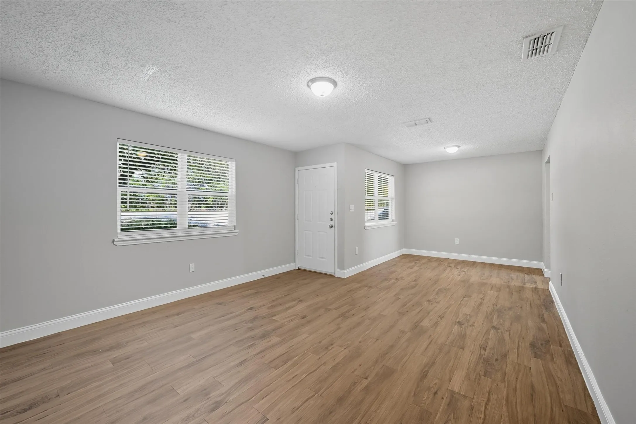 Single Family Residence For Rent in Collin County , 1166 N Business 78 Highway, Blue Ridge, Texas 75424, 3 Bedroom, 1 Bathroom, Garage spaces, 1,250 Sqft, built in 1980, mls#21383542, Real Estate Agent in Blue Ridge, Homes For Rent in Collin county, Homes For Rent in Blue Ridge, Realtor in Blue Ridge Texas, Real Estate Brokerage Independent Realty Texas, Luminita Cordes Realtor