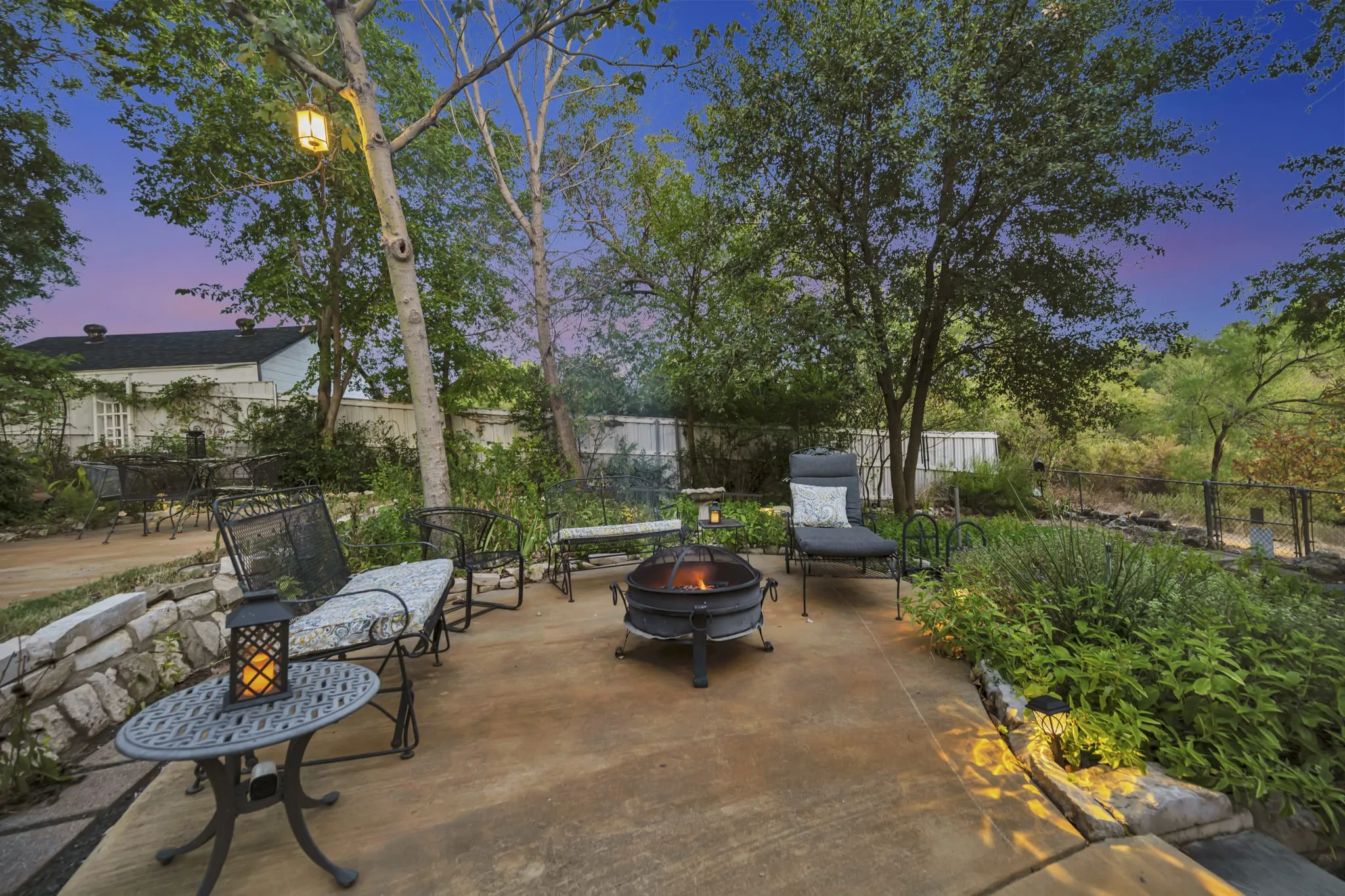 Single Family Residence For Sale in Tarrant County , 4000 Medford Road, Fort Worth, Texas 76103, 4 Bedroom, 2 Bathroom, 2 Garage spaces, 1,557 Sqft, built in 1941, mls#21361528, Real Estate Agent in Fort Worth, Homes For Sale in Tarrant county, Homes For Sale in Fort Worth, Realtor in Fort Worth Texas, Real Estate Brokerage Independent Realty Texas, Luminita Cordes Realtor