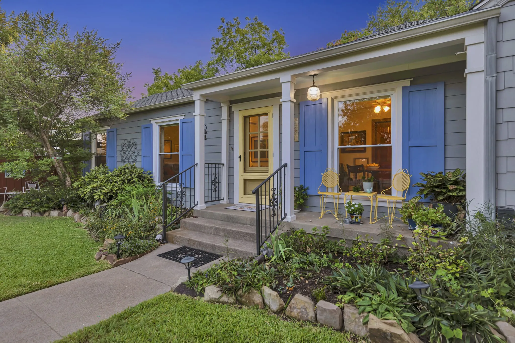 Single Family Residence For Sale in Tarrant County , 4000 Medford Road, Fort Worth, Texas 76103, 4 Bedroom, 2 Bathroom, 2 Garage spaces, 1,557 Sqft, built in 1941, mls#21361528, Real Estate Agent in Fort Worth, Homes For Sale in Tarrant county, Homes For Sale in Fort Worth, Realtor in Fort Worth Texas, Real Estate Brokerage Independent Realty Texas, Luminita Cordes Realtor