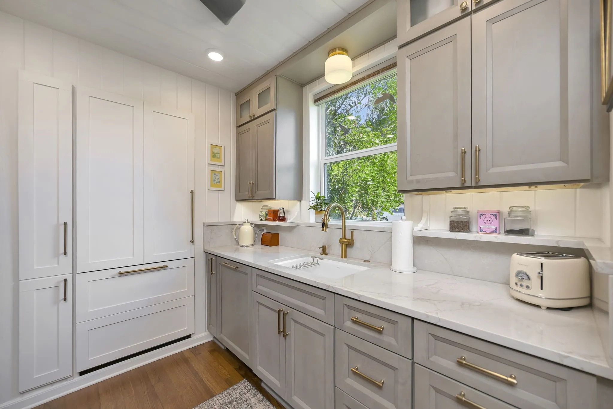 Single Family Residence For Sale in Tarrant County , 4000 Medford Road, Fort Worth, Texas 76103, 4 Bedroom, 2 Bathroom, 2 Garage spaces, 1,557 Sqft, built in 1941, mls#21361528, Real Estate Agent in Fort Worth, Homes For Sale in Tarrant county, Homes For Sale in Fort Worth, Realtor in Fort Worth Texas, Real Estate Brokerage Independent Realty Texas, Luminita Cordes Realtor
