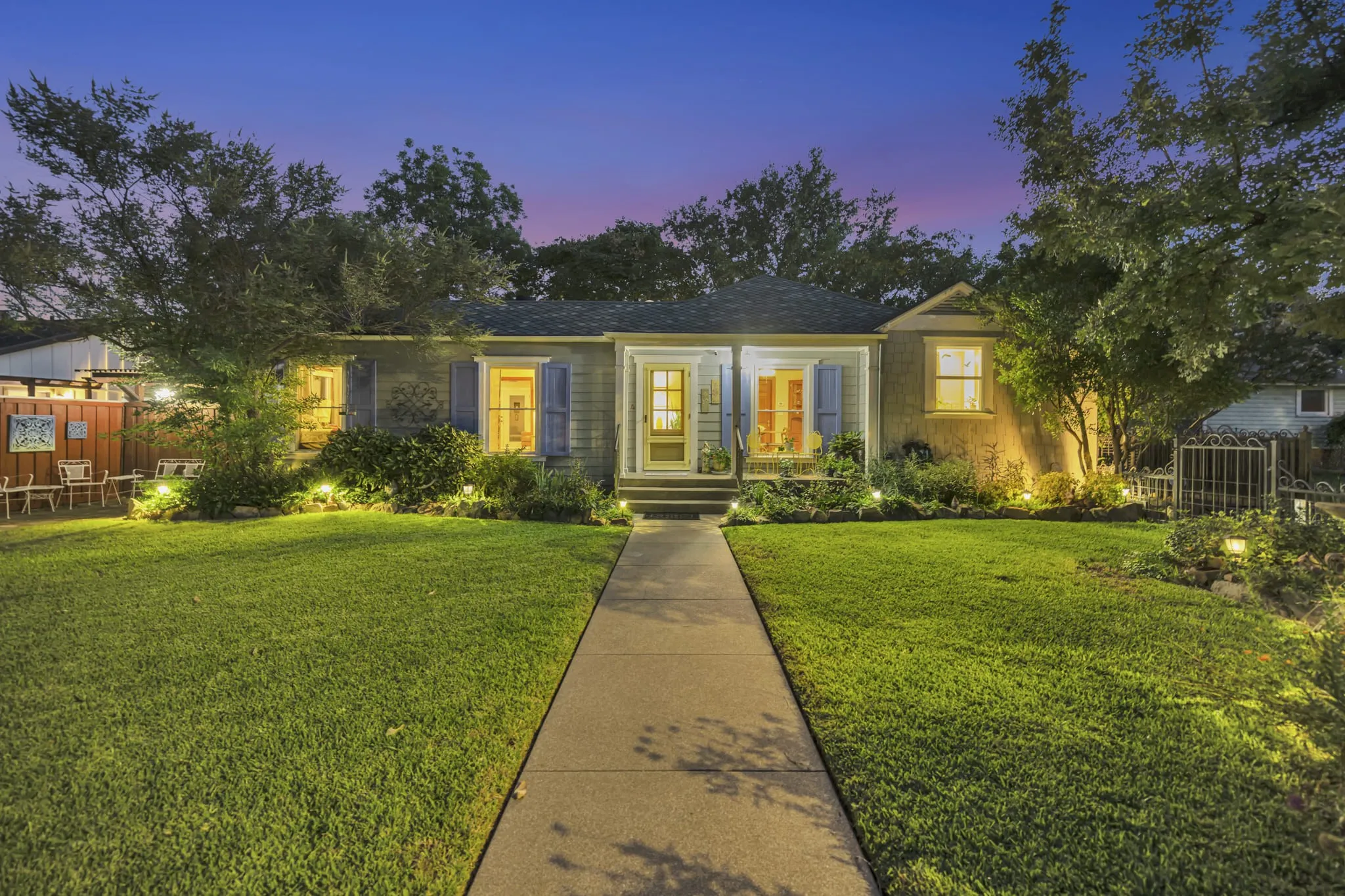 Single Family Residence For Sale in Tarrant County , 4000 Medford Road, Fort Worth, Texas 76103, 4 Bedroom, 2 Bathroom, 2 Garage spaces, 1,557 Sqft, built in 1941, mls#21361528, Real Estate Agent in Fort Worth, Homes For Sale in Tarrant county, Homes For Sale in Fort Worth, Realtor in Fort Worth Texas, Real Estate Brokerage Independent Realty Texas, Luminita Cordes Realtor