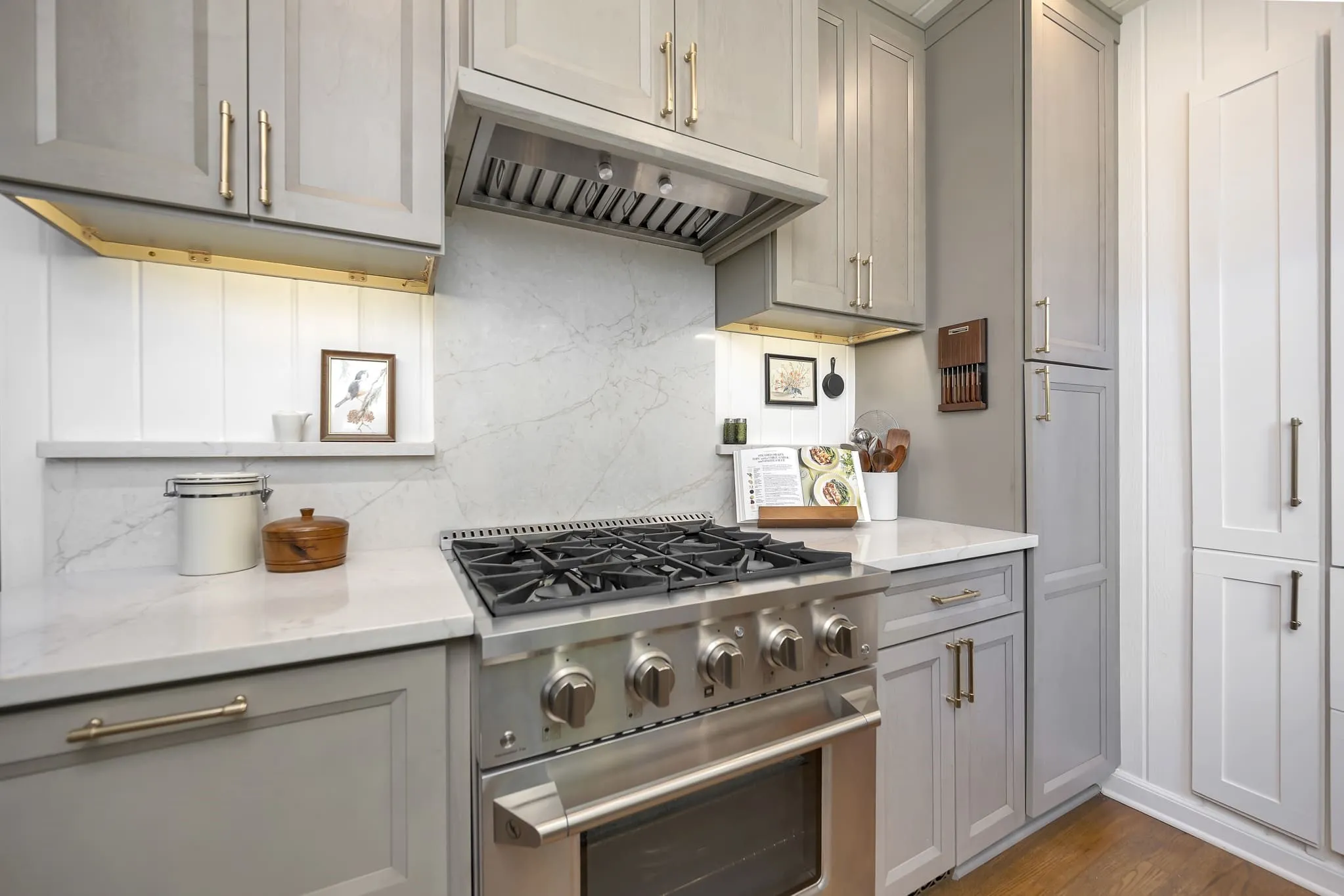 Single Family Residence For Sale in Tarrant County , 4000 Medford Road, Fort Worth, Texas 76103, 4 Bedroom, 2 Bathroom, 2 Garage spaces, 1,557 Sqft, built in 1941, mls#21361528, Real Estate Agent in Fort Worth, Homes For Sale in Tarrant county, Homes For Sale in Fort Worth, Realtor in Fort Worth Texas, Real Estate Brokerage Independent Realty Texas, Luminita Cordes Realtor