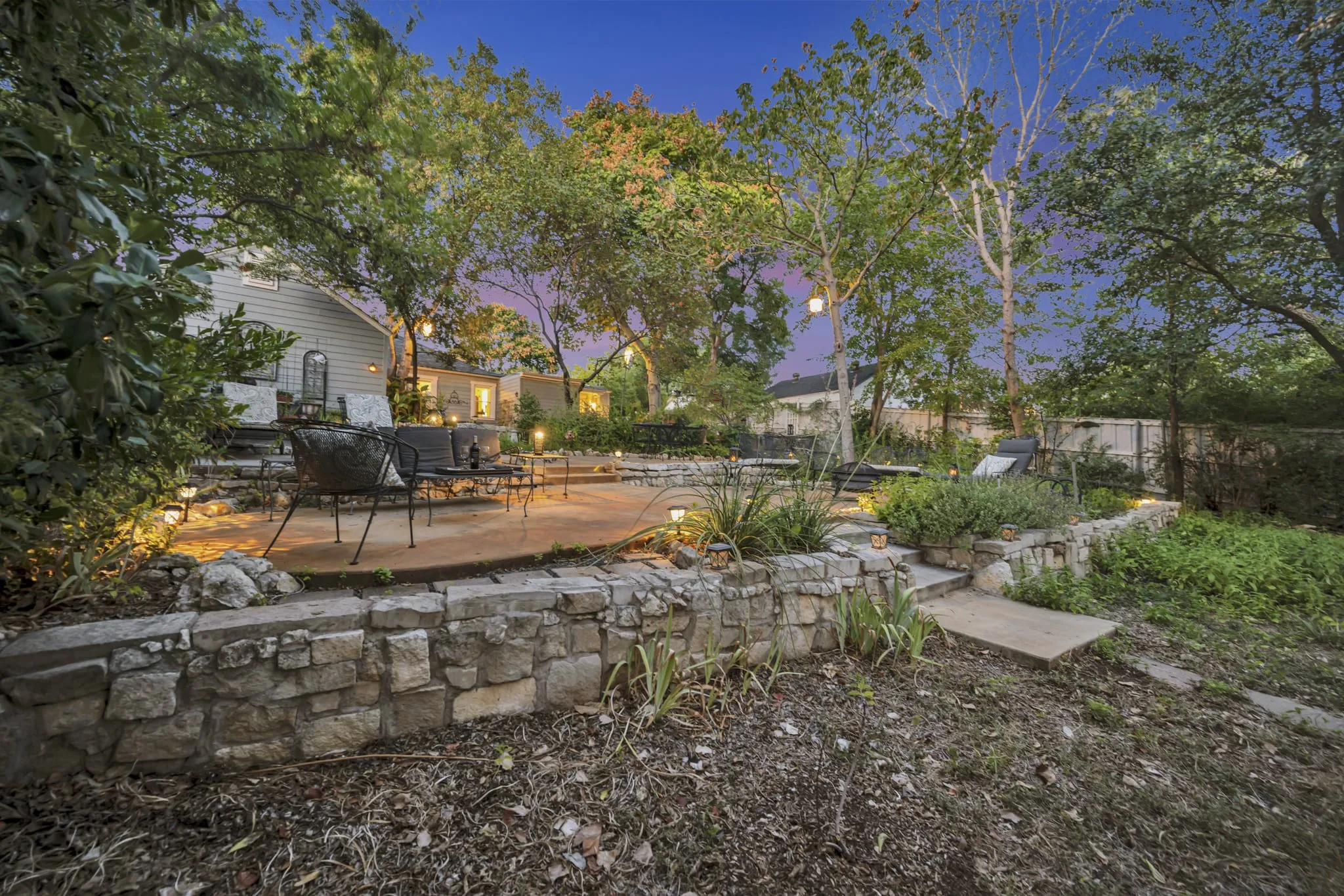 Single Family Residence For Sale in Tarrant County , 4000 Medford Road, Fort Worth, Texas 76103, 4 Bedroom, 2 Bathroom, 2 Garage spaces, 1,557 Sqft, built in 1941, mls#21361528, Real Estate Agent in Fort Worth, Homes For Sale in Tarrant county, Homes For Sale in Fort Worth, Realtor in Fort Worth Texas, Real Estate Brokerage Independent Realty Texas, Luminita Cordes Realtor