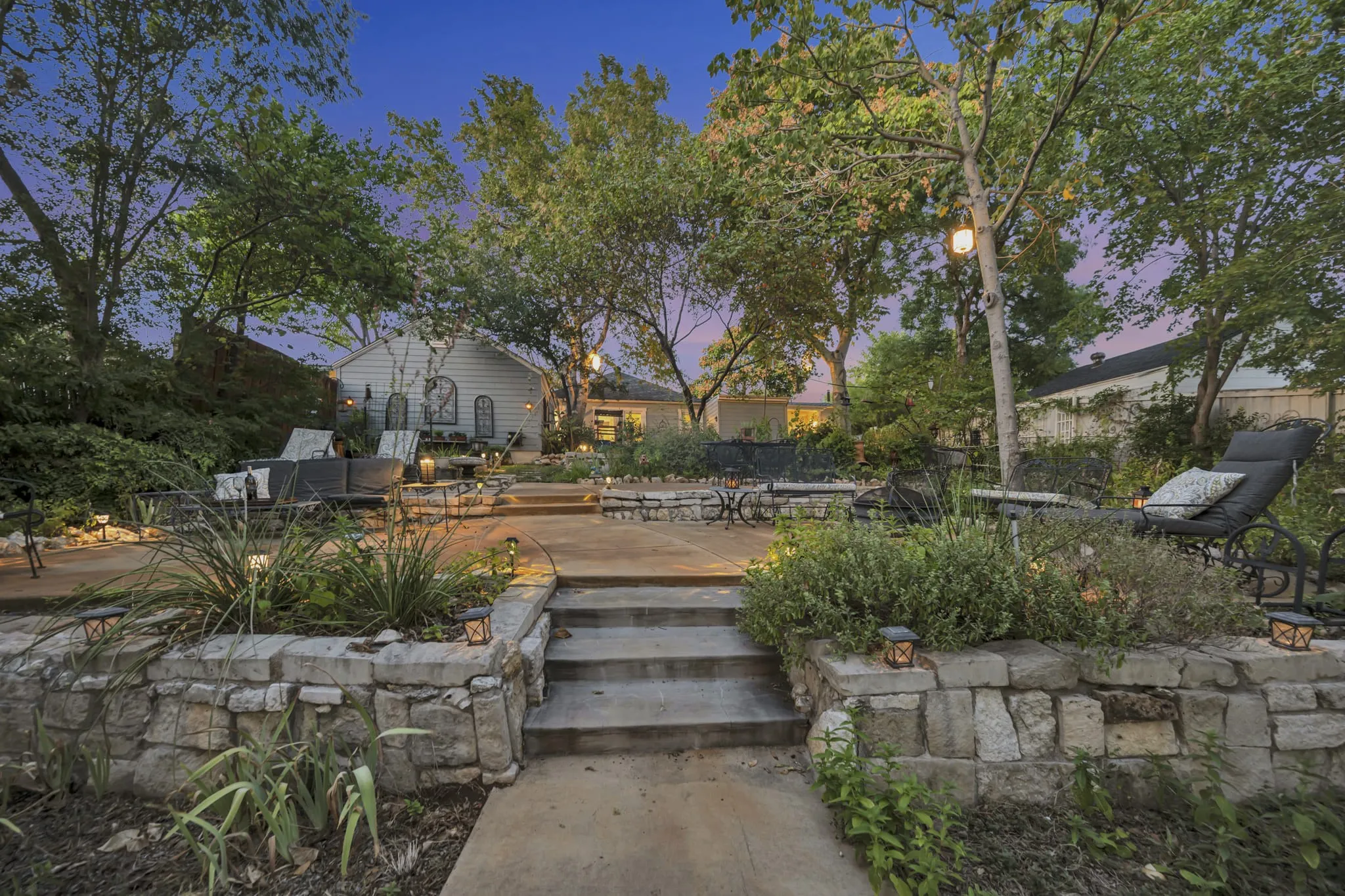 Single Family Residence For Sale in Tarrant County , 4000 Medford Road, Fort Worth, Texas 76103, 4 Bedroom, 2 Bathroom, 2 Garage spaces, 1,557 Sqft, built in 1941, mls#21361528, Real Estate Agent in Fort Worth, Homes For Sale in Tarrant county, Homes For Sale in Fort Worth, Realtor in Fort Worth Texas, Real Estate Brokerage Independent Realty Texas, Luminita Cordes Realtor