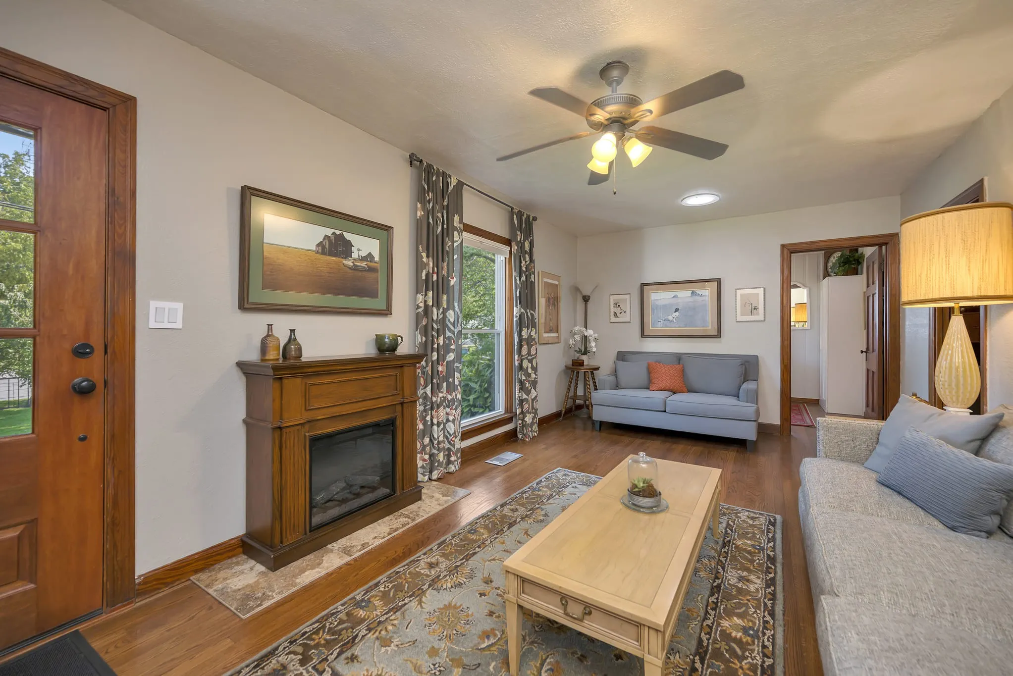 Single Family Residence For Sale in Tarrant County , 4000 Medford Road, Fort Worth, Texas 76103, 4 Bedroom, 2 Bathroom, 2 Garage spaces, 1,557 Sqft, built in 1941, mls#21361528, Real Estate Agent in Fort Worth, Homes For Sale in Tarrant county, Homes For Sale in Fort Worth, Realtor in Fort Worth Texas, Real Estate Brokerage Independent Realty Texas, Luminita Cordes Realtor