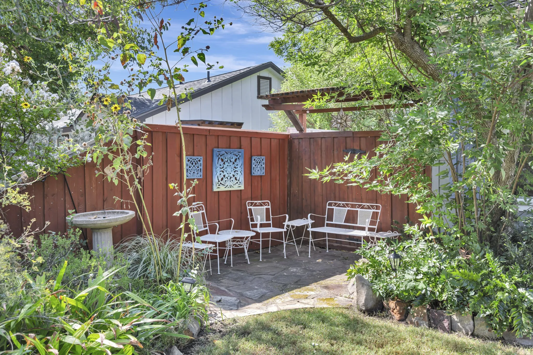 Single Family Residence For Sale in Tarrant County , 4000 Medford Road, Fort Worth, Texas 76103, 4 Bedroom, 2 Bathroom, 2 Garage spaces, 1,557 Sqft, built in 1941, mls#21361528, Real Estate Agent in Fort Worth, Homes For Sale in Tarrant county, Homes For Sale in Fort Worth, Realtor in Fort Worth Texas, Real Estate Brokerage Independent Realty Texas, Luminita Cordes Realtor
