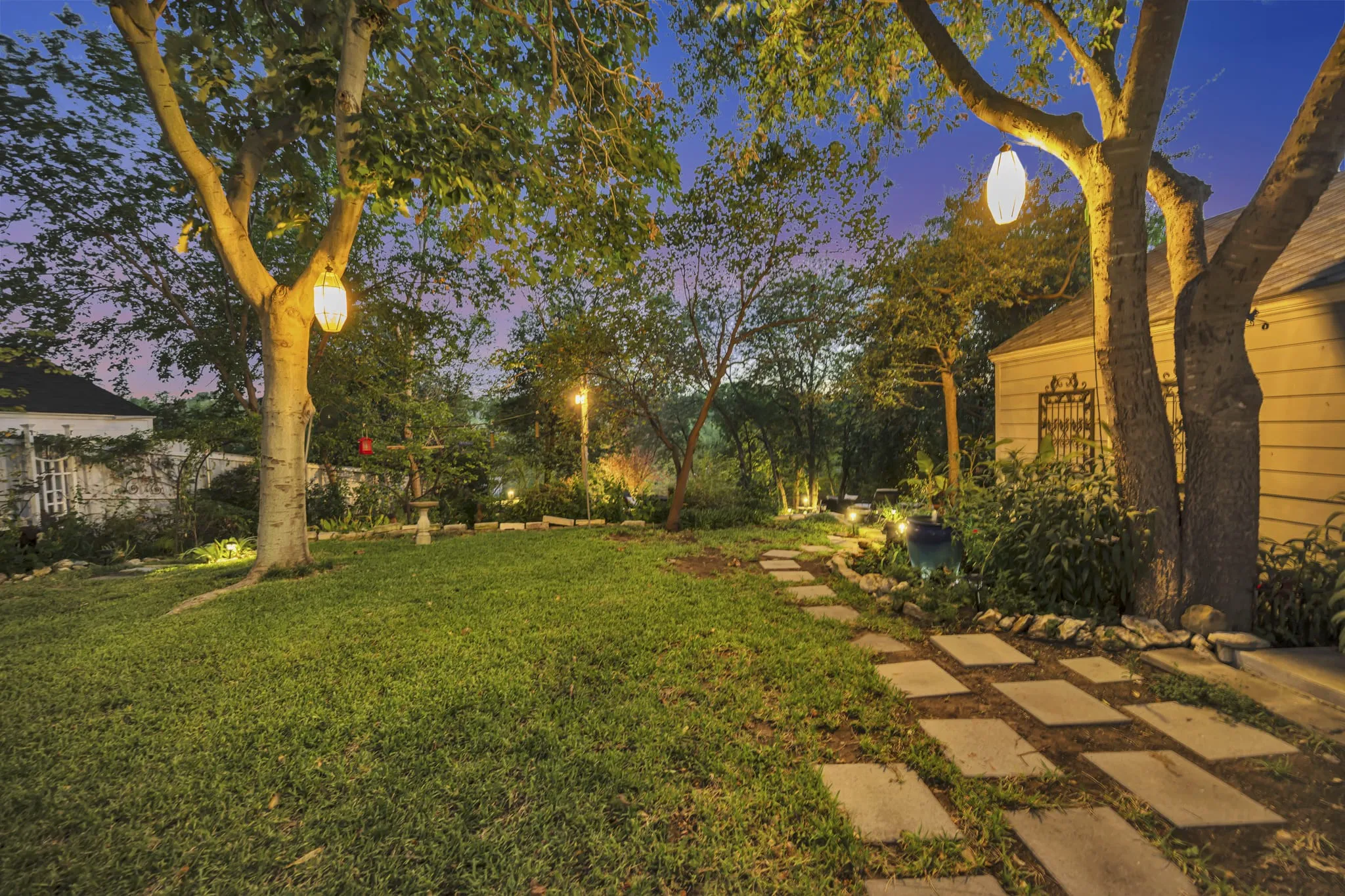 Single Family Residence For Sale in Tarrant County , 4000 Medford Road, Fort Worth, Texas 76103, 4 Bedroom, 2 Bathroom, 2 Garage spaces, 1,557 Sqft, built in 1941, mls#21361528, Real Estate Agent in Fort Worth, Homes For Sale in Tarrant county, Homes For Sale in Fort Worth, Realtor in Fort Worth Texas, Real Estate Brokerage Independent Realty Texas, Luminita Cordes Realtor