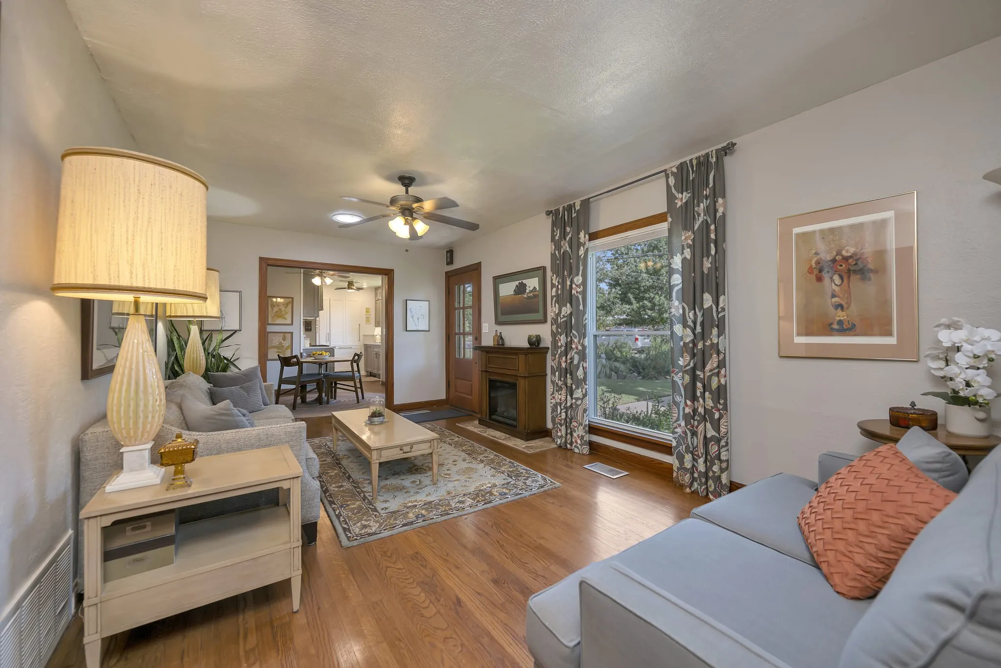 Single Family Residence For Sale in Tarrant County , 4000 Medford Road, Fort Worth, Texas 76103, 4 Bedroom, 2 Bathroom, 2 Garage spaces, 1,557 Sqft, built in 1941, mls#21361528, Real Estate Agent in Fort Worth, Homes For Sale in Tarrant county, Homes For Sale in Fort Worth, Realtor in Fort Worth Texas, Real Estate Brokerage Independent Realty Texas, Luminita Cordes Realtor