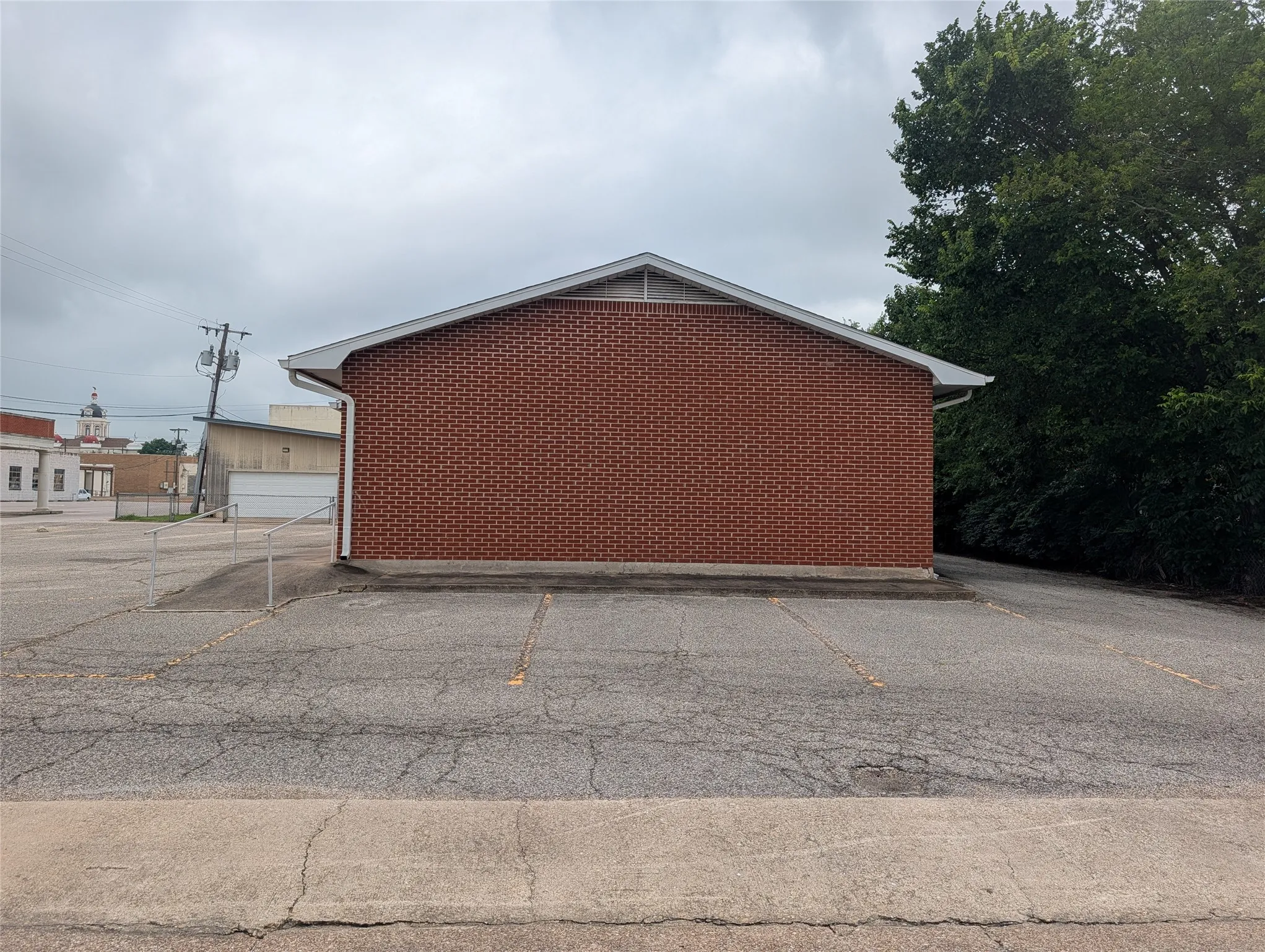 Retail For Sale in Coryell County , 113 N 10th Street, Gatesville, Texas 76528, 0, 0, Garage spaces, 0 Sqft, built in 1985, mls#21383051, Real Estate Agent in Gatesville, Homes For Sale in Coryell county, Homes For Sale in Gatesville, Realtor in Gatesville Texas, Real Estate Brokerage Independent Realty Texas, Luminita Cordes Realtor