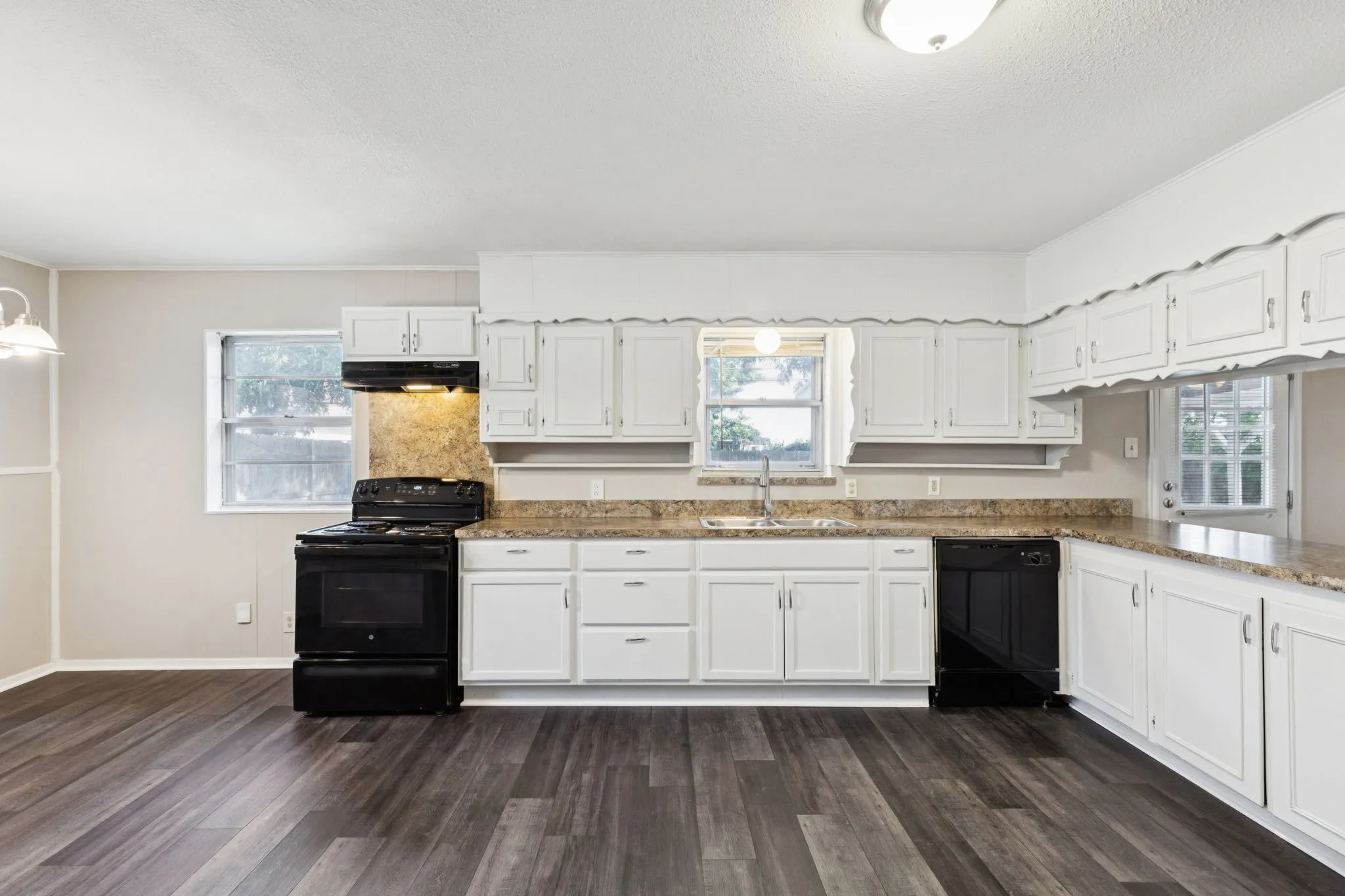 Single Family Residence For Sale in Tarrant County , 7009 Corona Drive, North Richland Hills, Texas 76180, 3 Bedroom, 2 Bathroom, 2 Garage spaces, 1,914 Sqft, built in 1963, mls#21383546, Real Estate Agent in North Richland Hills, Homes For Sale in Tarrant county, Homes For Sale in North Richland Hills, Realtor in North Richland Hills Texas, Real Estate Brokerage Independent Realty Texas, Luminita Cordes Realtor