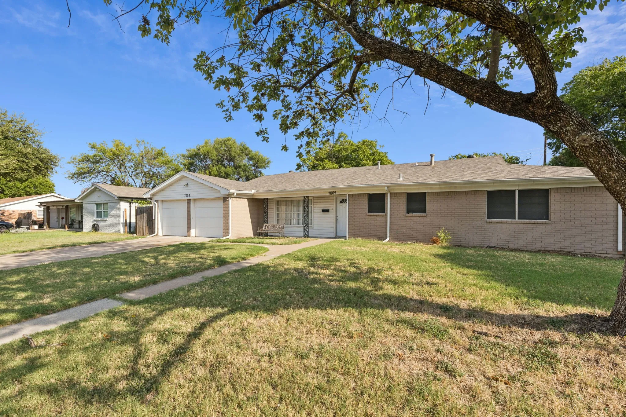 Single Family Residence For Sale in Tarrant County , 7009 Corona Drive, North Richland Hills, Texas 76180, 3 Bedroom, 2 Bathroom, 2 Garage spaces, 1,914 Sqft, built in 1963, mls#21383546, Real Estate Agent in North Richland Hills, Homes For Sale in Tarrant county, Homes For Sale in North Richland Hills, Realtor in North Richland Hills Texas, Real Estate Brokerage Independent Realty Texas, Luminita Cordes Realtor