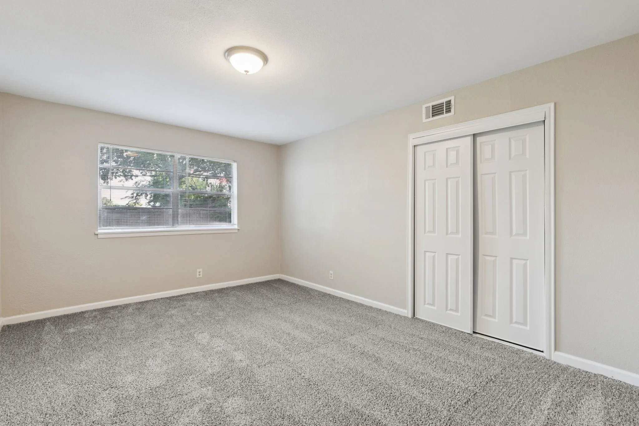 Single Family Residence For Sale in Tarrant County , 7009 Corona Drive, North Richland Hills, Texas 76180, 3 Bedroom, 2 Bathroom, 2 Garage spaces, 1,914 Sqft, built in 1963, mls#21383546, Real Estate Agent in North Richland Hills, Homes For Sale in Tarrant county, Homes For Sale in North Richland Hills, Realtor in North Richland Hills Texas, Real Estate Brokerage Independent Realty Texas, Luminita Cordes Realtor