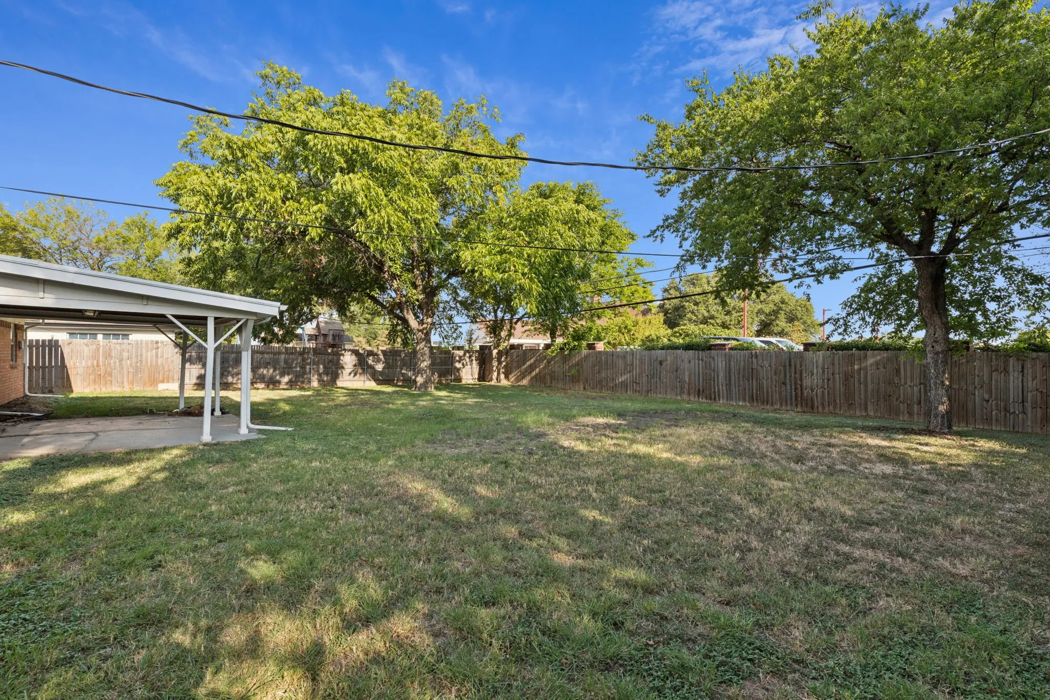 Single Family Residence For Sale in Tarrant County , 7009 Corona Drive, North Richland Hills, Texas 76180, 3 Bedroom, 2 Bathroom, 2 Garage spaces, 1,914 Sqft, built in 1963, mls#21383546, Real Estate Agent in North Richland Hills, Homes For Sale in Tarrant county, Homes For Sale in North Richland Hills, Realtor in North Richland Hills Texas, Real Estate Brokerage Independent Realty Texas, Luminita Cordes Realtor