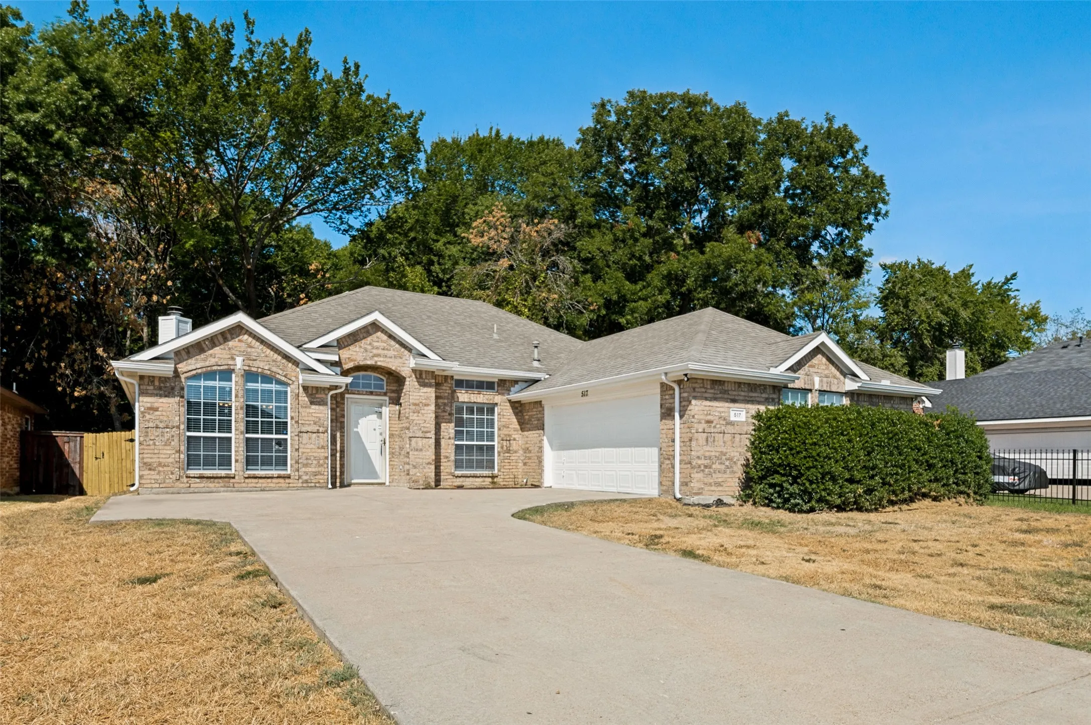 Single Family Residence For Rent in Dallas County , 517 Saddlebrook Drive, Lancaster, Texas 75146, 3 Bedroom, 2 Bathroom, 2 Garage spaces, 1,804 Sqft, built in 2002, mls#21383547, Real Estate Agent in Lancaster, Homes For Rent in Dallas county, Homes For Rent in Lancaster, Realtor in Lancaster Texas, Real Estate Brokerage Independent Realty Texas, Luminita Cordes Realtor