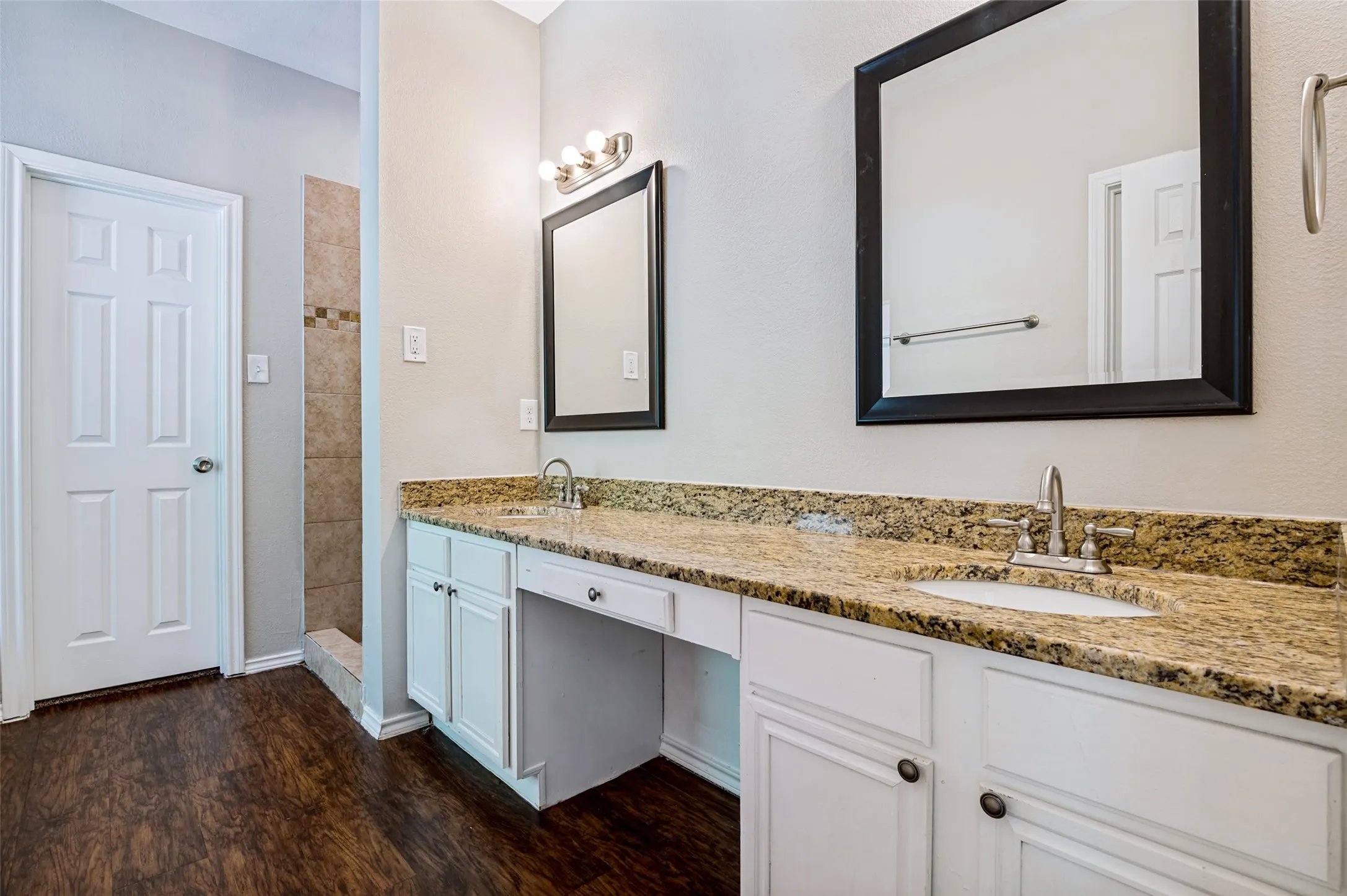 Single Family Residence For Rent in Dallas County , 517 Saddlebrook Drive, Lancaster, Texas 75146, 3 Bedroom, 2 Bathroom, 2 Garage spaces, 1,804 Sqft, built in 2002, mls#21383547, Real Estate Agent in Lancaster, Homes For Rent in Dallas county, Homes For Rent in Lancaster, Realtor in Lancaster Texas, Real Estate Brokerage Independent Realty Texas, Luminita Cordes Realtor