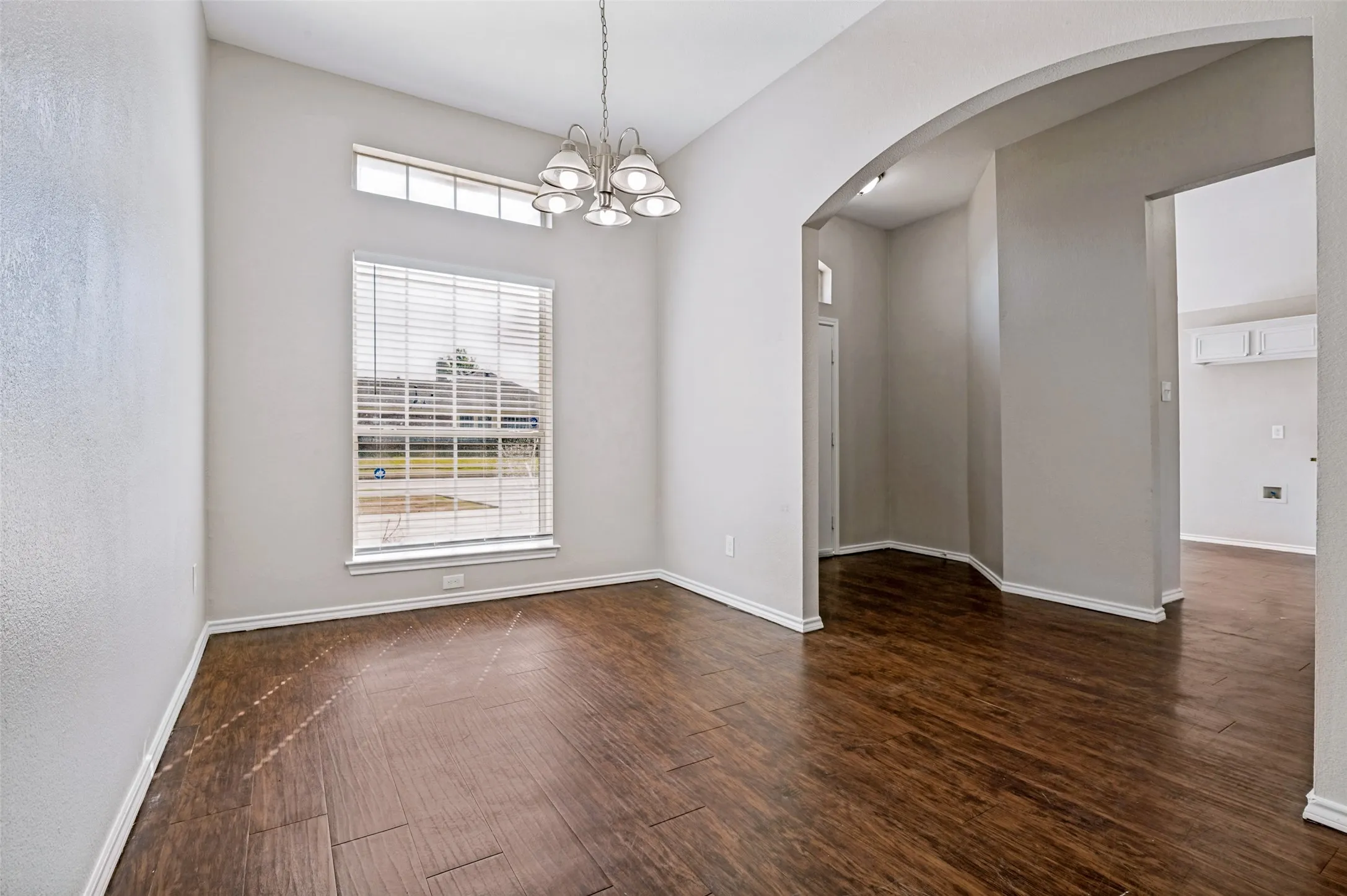 Single Family Residence For Rent in Dallas County , 517 Saddlebrook Drive, Lancaster, Texas 75146, 3 Bedroom, 2 Bathroom, 2 Garage spaces, 1,804 Sqft, built in 2002, mls#21383547, Real Estate Agent in Lancaster, Homes For Rent in Dallas county, Homes For Rent in Lancaster, Realtor in Lancaster Texas, Real Estate Brokerage Independent Realty Texas, Luminita Cordes Realtor