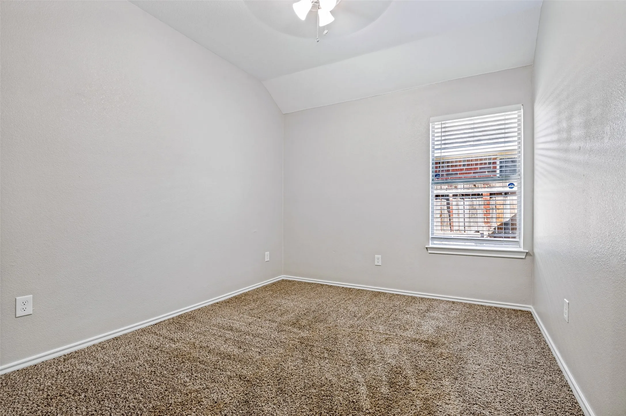 Single Family Residence For Rent in Dallas County , 517 Saddlebrook Drive, Lancaster, Texas 75146, 3 Bedroom, 2 Bathroom, 2 Garage spaces, 1,804 Sqft, built in 2002, mls#21383547, Real Estate Agent in Lancaster, Homes For Rent in Dallas county, Homes For Rent in Lancaster, Realtor in Lancaster Texas, Real Estate Brokerage Independent Realty Texas, Luminita Cordes Realtor