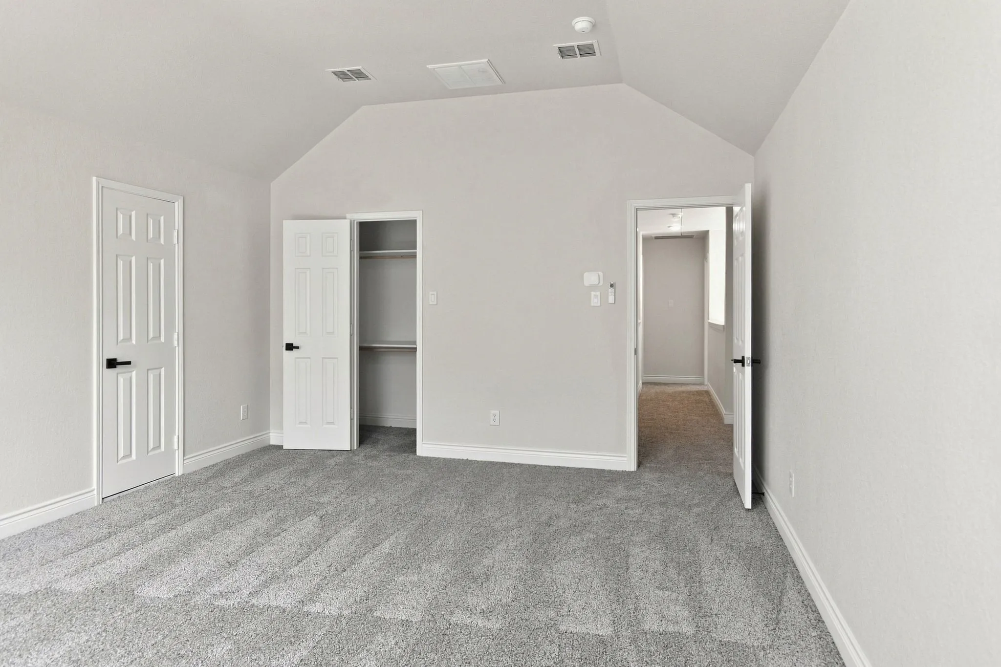 Single Family Residence For Sale in Tarrant County , 7113 Top Rail Run, Fort Worth, Texas 76179, 5 Bedroom, 3 Bathroom, 3 Garage spaces, 3,287 Sqft, built in 2001, mls#21383169, Real Estate Agent in Fort Worth, Homes For Sale in Tarrant county, Homes For Sale in Fort Worth, Realtor in Fort Worth Texas, Real Estate Brokerage Independent Realty Texas, Luminita Cordes Realtor