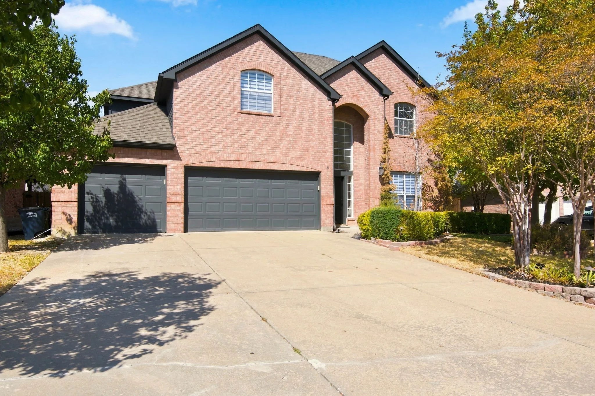 Single Family Residence For Sale in Tarrant County , 7113 Top Rail Run, Fort Worth, Texas 76179, 5 Bedroom, 3 Bathroom, 3 Garage spaces, 3,287 Sqft, built in 2001, mls#21383169, Real Estate Agent in Fort Worth, Homes For Sale in Tarrant county, Homes For Sale in Fort Worth, Realtor in Fort Worth Texas, Real Estate Brokerage Independent Realty Texas, Luminita Cordes Realtor