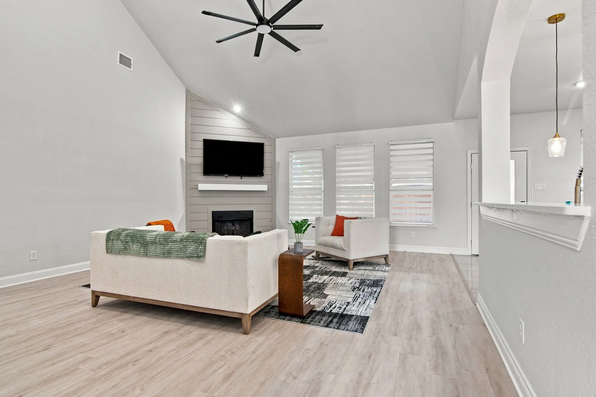Single Family Residence For Sale in Tarrant County , 7113 Top Rail Run, Fort Worth, Texas 76179, 5 Bedroom, 3 Bathroom, 3 Garage spaces, 3,287 Sqft, built in 2001, mls#21383169, Real Estate Agent in Fort Worth, Homes For Sale in Tarrant county, Homes For Sale in Fort Worth, Realtor in Fort Worth Texas, Real Estate Brokerage Independent Realty Texas, Luminita Cordes Realtor