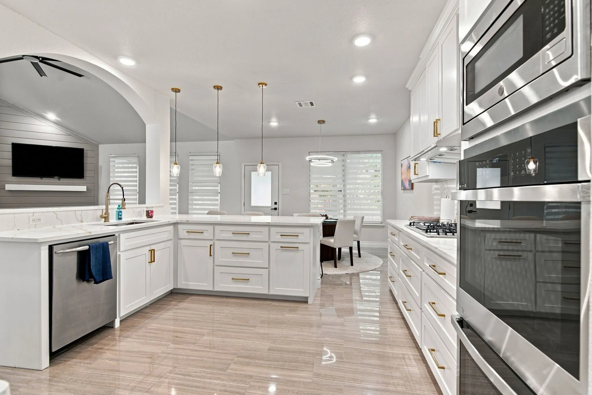 Single Family Residence For Sale in Tarrant County , 7113 Top Rail Run, Fort Worth, Texas 76179, 5 Bedroom, 3 Bathroom, 3 Garage spaces, 3,287 Sqft, built in 2001, mls#21383169, Real Estate Agent in Fort Worth, Homes For Sale in Tarrant county, Homes For Sale in Fort Worth, Realtor in Fort Worth Texas, Real Estate Brokerage Independent Realty Texas, Luminita Cordes Realtor