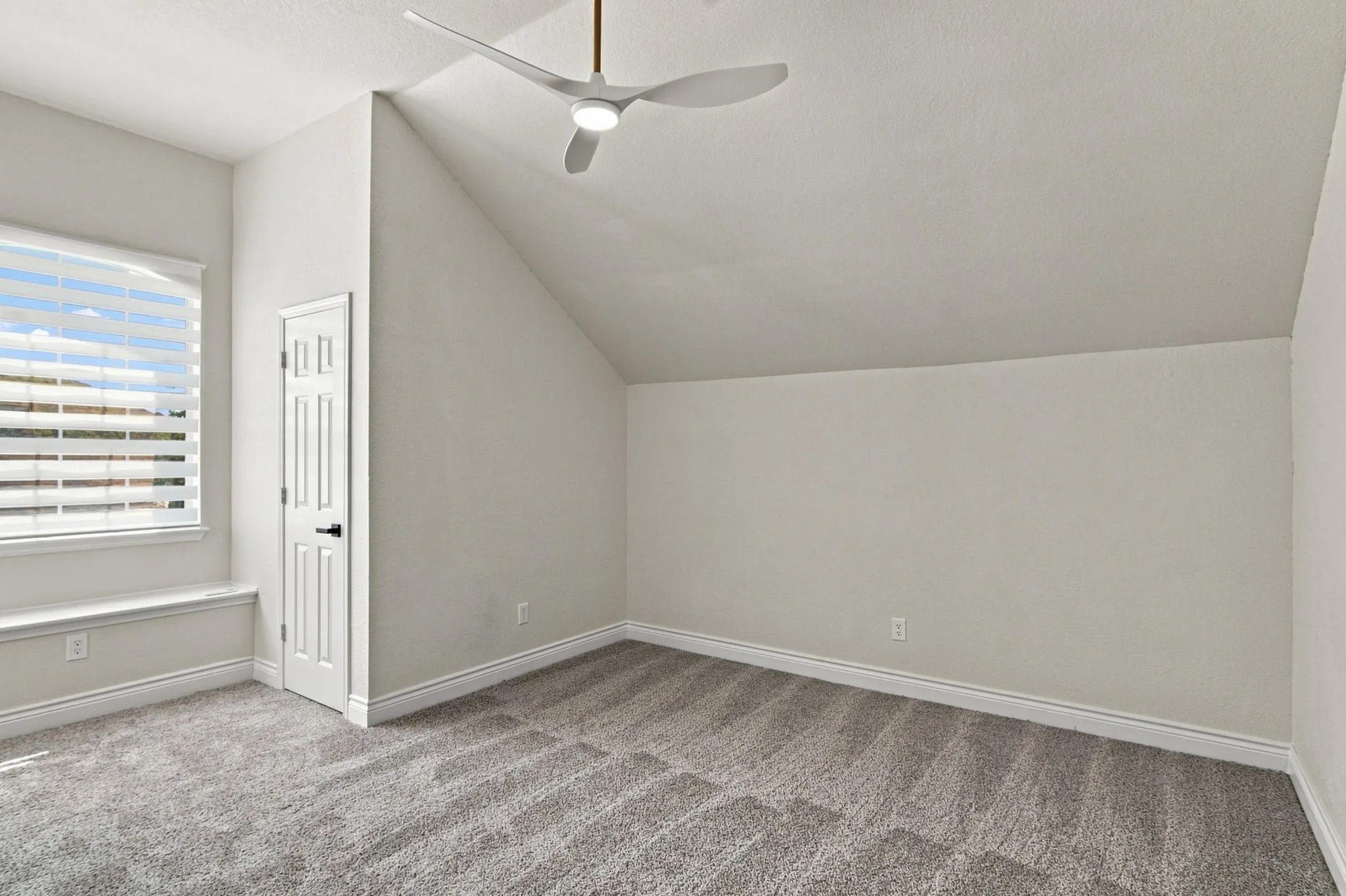 Single Family Residence For Sale in Tarrant County , 7113 Top Rail Run, Fort Worth, Texas 76179, 5 Bedroom, 3 Bathroom, 3 Garage spaces, 3,287 Sqft, built in 2001, mls#21383169, Real Estate Agent in Fort Worth, Homes For Sale in Tarrant county, Homes For Sale in Fort Worth, Realtor in Fort Worth Texas, Real Estate Brokerage Independent Realty Texas, Luminita Cordes Realtor