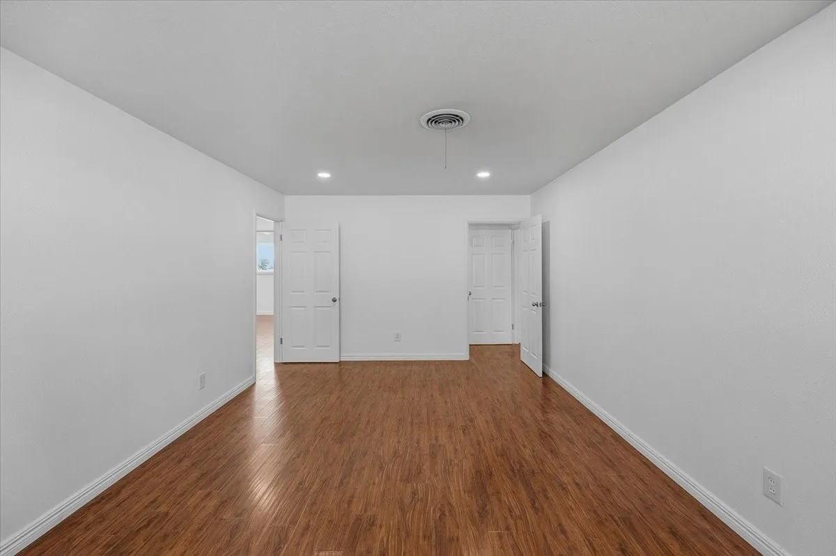 Single Family Residence For Rent in Tarrant County , 5533 Sam Calloway Road, Fort Worth, Texas 76114, 3 Bedroom, 2 Bathroom, 1 Garage spaces, 1,625 Sqft, built in 1960, mls#21382594, Real Estate Agent in Fort Worth, Homes For Rent in Tarrant county, Homes For Rent in Fort Worth, Realtor in Fort Worth Texas, Real Estate Brokerage Independent Realty Texas, Luminita Cordes Realtor