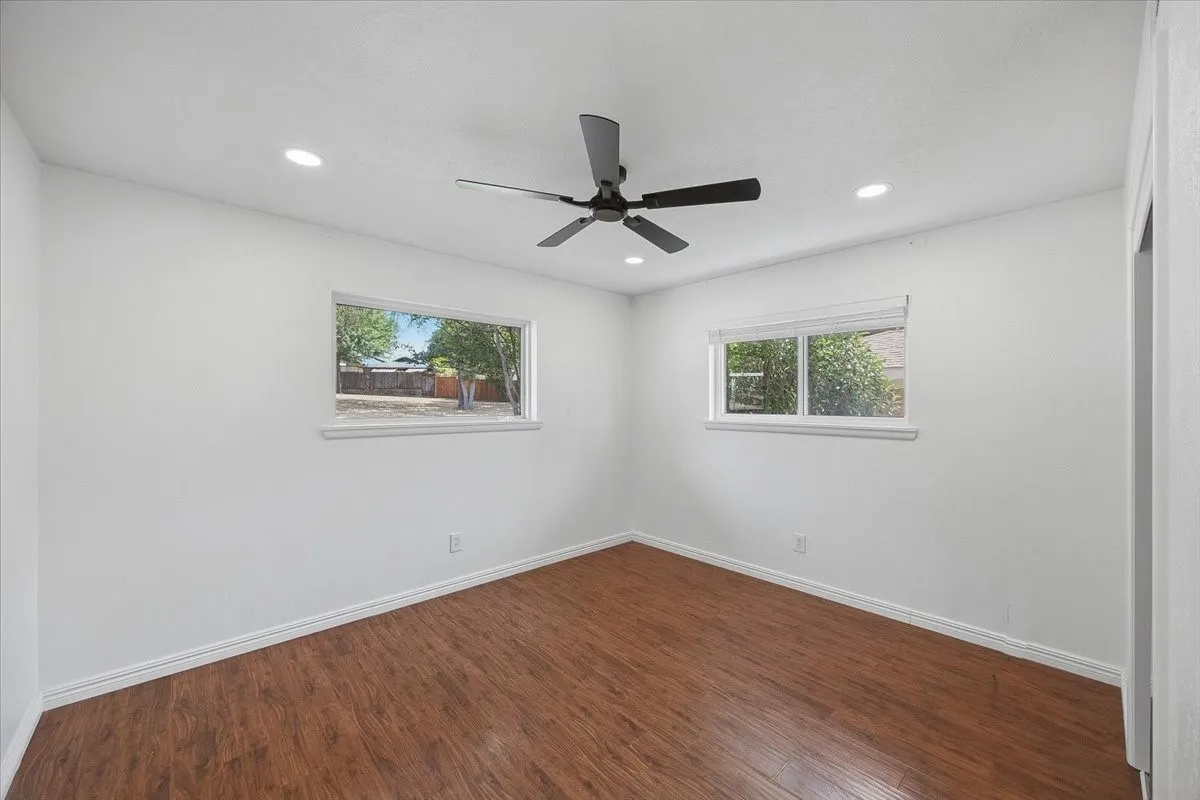 Single Family Residence For Rent in Tarrant County , 5533 Sam Calloway Road, Fort Worth, Texas 76114, 3 Bedroom, 2 Bathroom, 1 Garage spaces, 1,625 Sqft, built in 1960, mls#21382594, Real Estate Agent in Fort Worth, Homes For Rent in Tarrant county, Homes For Rent in Fort Worth, Realtor in Fort Worth Texas, Real Estate Brokerage Independent Realty Texas, Luminita Cordes Realtor