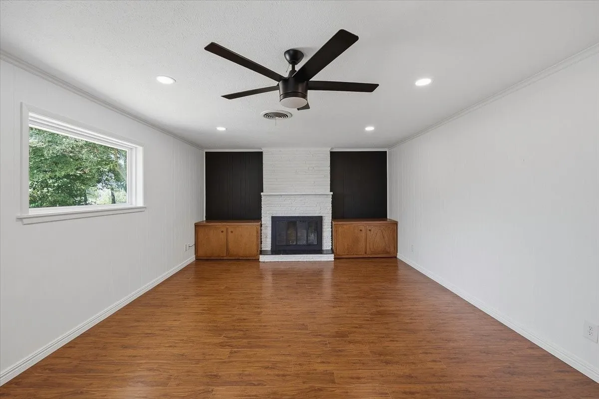 Single Family Residence For Rent in Tarrant County , 5533 Sam Calloway Road, Fort Worth, Texas 76114, 3 Bedroom, 2 Bathroom, 1 Garage spaces, 1,625 Sqft, built in 1960, mls#21382594, Real Estate Agent in Fort Worth, Homes For Rent in Tarrant county, Homes For Rent in Fort Worth, Realtor in Fort Worth Texas, Real Estate Brokerage Independent Realty Texas, Luminita Cordes Realtor