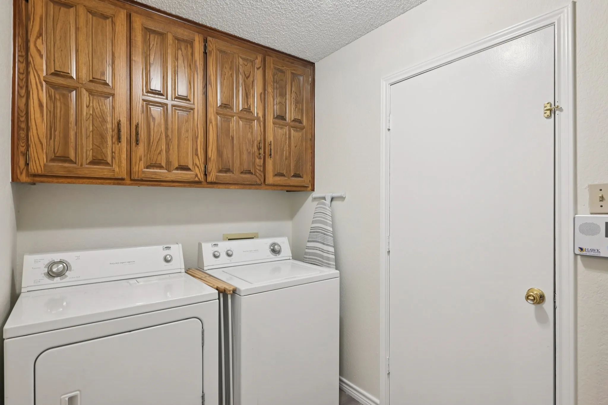 Single Family Residence For Sale in Tarrant County , 7002 Lake Louise Drive, Arlington, Texas 76016, 4 Bedroom, 3 Bathroom, 2 Garage spaces, 2,782 Sqft, built in 1982, mls#21383167, Real Estate Agent in Arlington, Homes For Sale in Tarrant county, Homes For Sale in Arlington, Realtor in Arlington Texas, Real Estate Brokerage Independent Realty Texas, Luminita Cordes Realtor