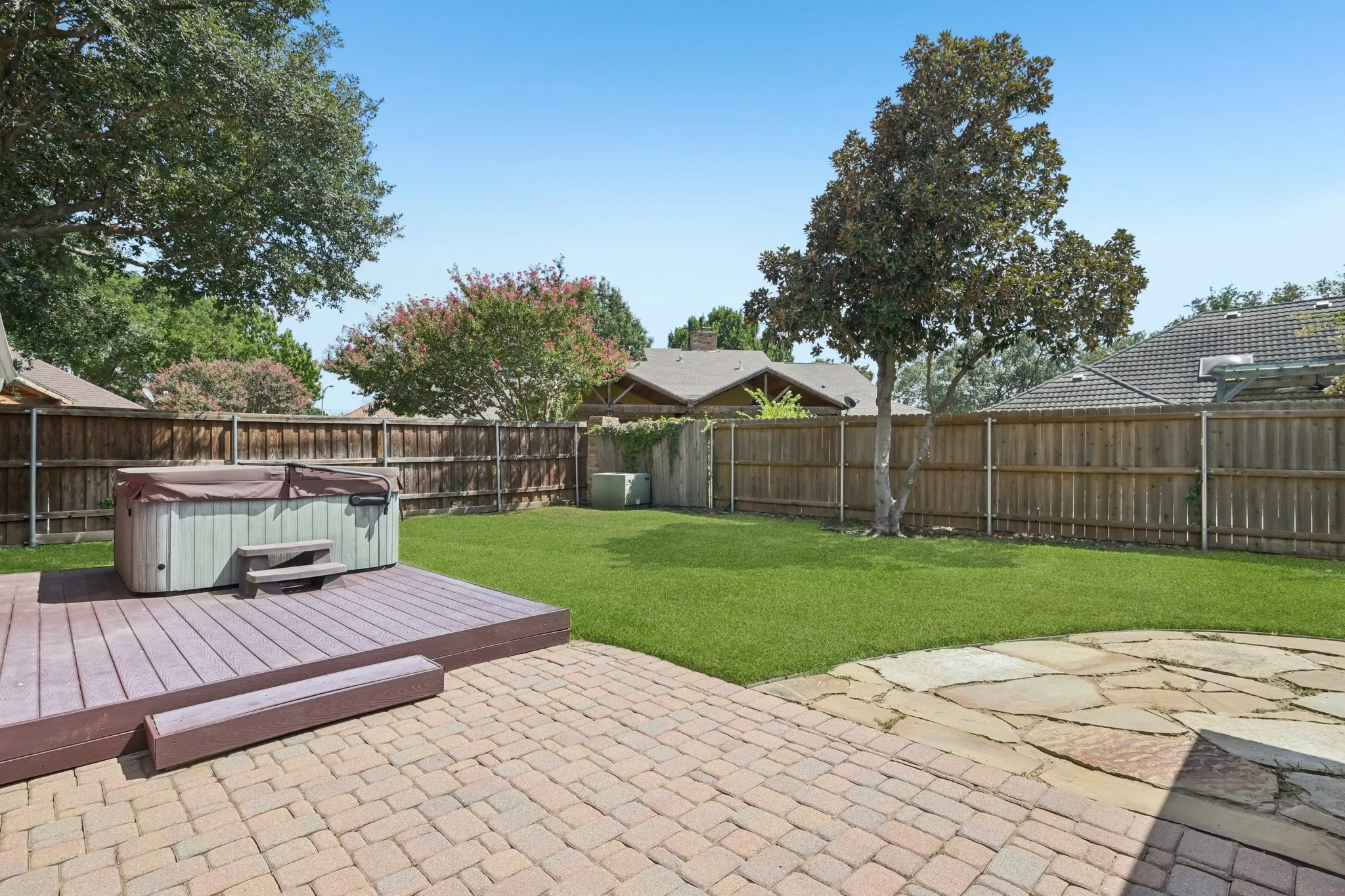 Single Family Residence For Sale in Tarrant County , 7002 Lake Louise Drive, Arlington, Texas 76016, 4 Bedroom, 3 Bathroom, 2 Garage spaces, 2,782 Sqft, built in 1982, mls#21383167, Real Estate Agent in Arlington, Homes For Sale in Tarrant county, Homes For Sale in Arlington, Realtor in Arlington Texas, Real Estate Brokerage Independent Realty Texas, Luminita Cordes Realtor
