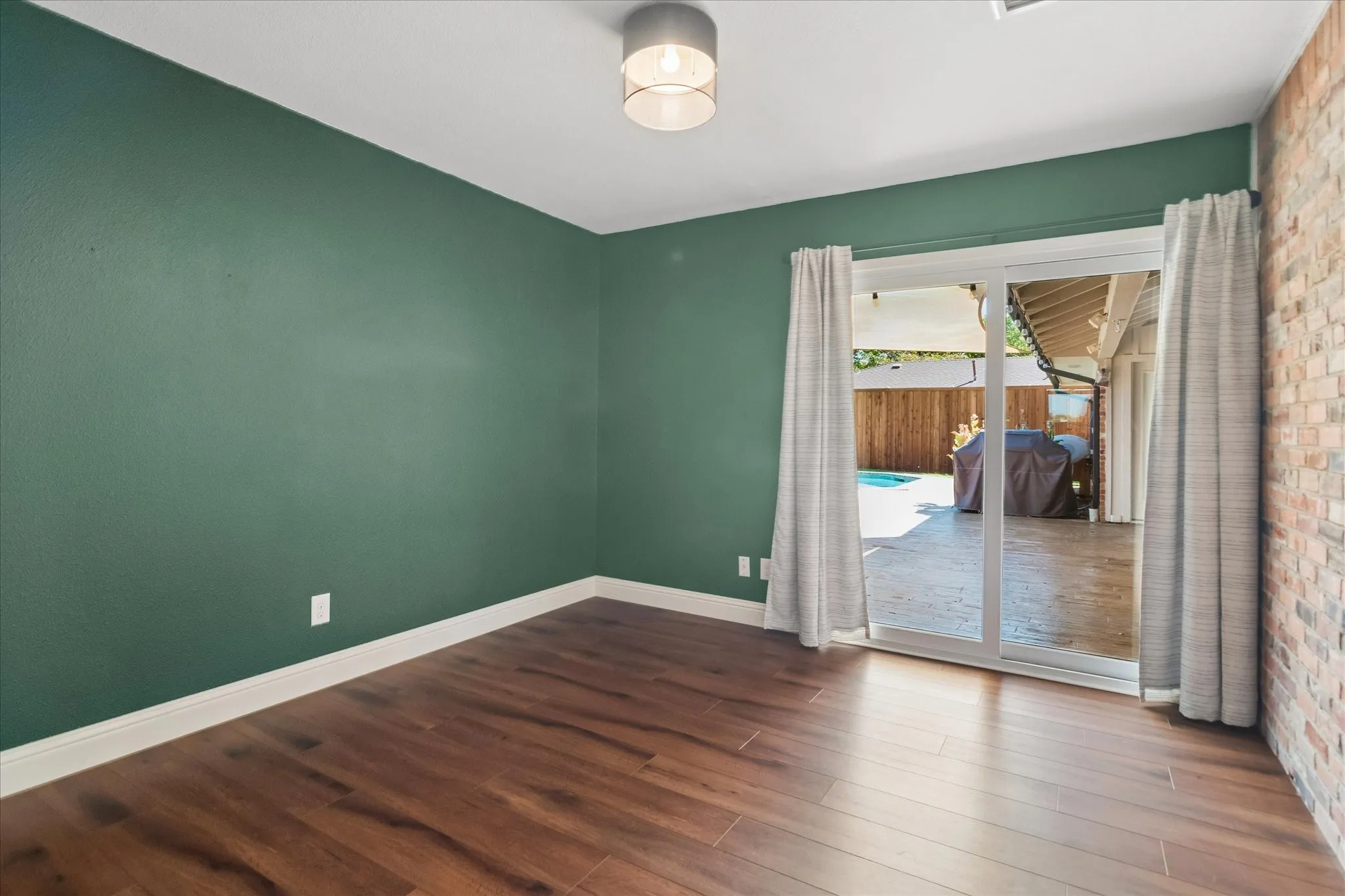 Single Family Residence For Sale in Dallas County , 3207 Grantwood Drive, Dallas, Texas 75229, 4 Bedroom, 3 Bathroom, 2 Garage spaces, 2,276 Sqft, built in 1968, mls#21383484, Real Estate Agent in Dallas, Homes For Sale in Dallas county, Homes For Sale in Dallas, Realtor in Dallas Texas, Real Estate Brokerage Independent Realty Texas, Luminita Cordes Realtor