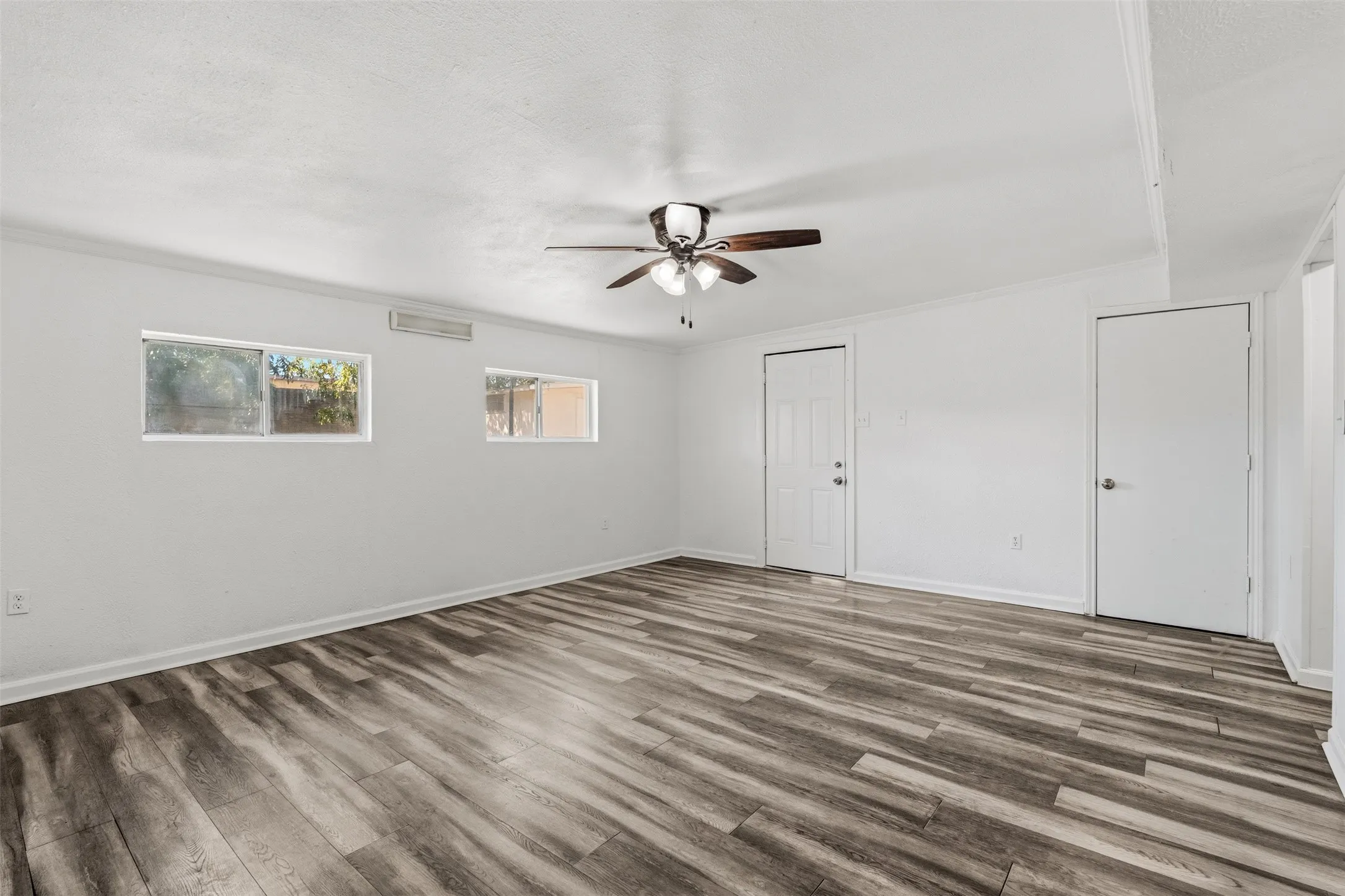 Single Family Residence For Sale in Dallas County , 2508 Syracuse Drive, Irving, Texas 75062, 5 Bedroom, 3 Bathroom, 2 Garage spaces, 2,238 Sqft, built in 1963, mls#21383472, Real Estate Agent in Irving, Homes For Sale in Dallas county, Homes For Sale in Irving, Realtor in Irving Texas, Real Estate Brokerage Independent Realty Texas, Luminita Cordes Realtor
