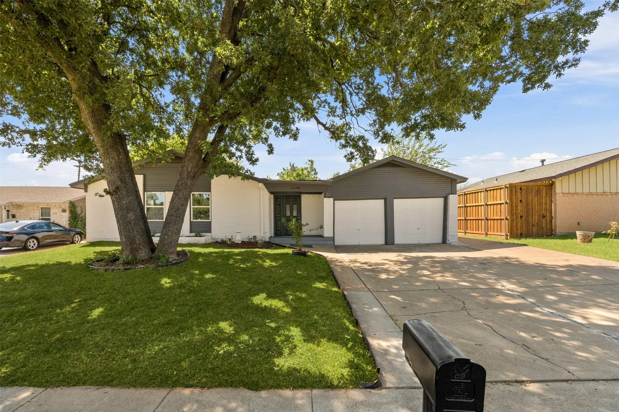 Single Family Residence For Sale in Dallas County , 2508 Syracuse Drive, Irving, Texas 75062, 5 Bedroom, 3 Bathroom, 2 Garage spaces, 2,238 Sqft, built in 1963, mls#21383472, Real Estate Agent in Irving, Homes For Sale in Dallas county, Homes For Sale in Irving, Realtor in Irving Texas, Real Estate Brokerage Independent Realty Texas, Luminita Cordes Realtor