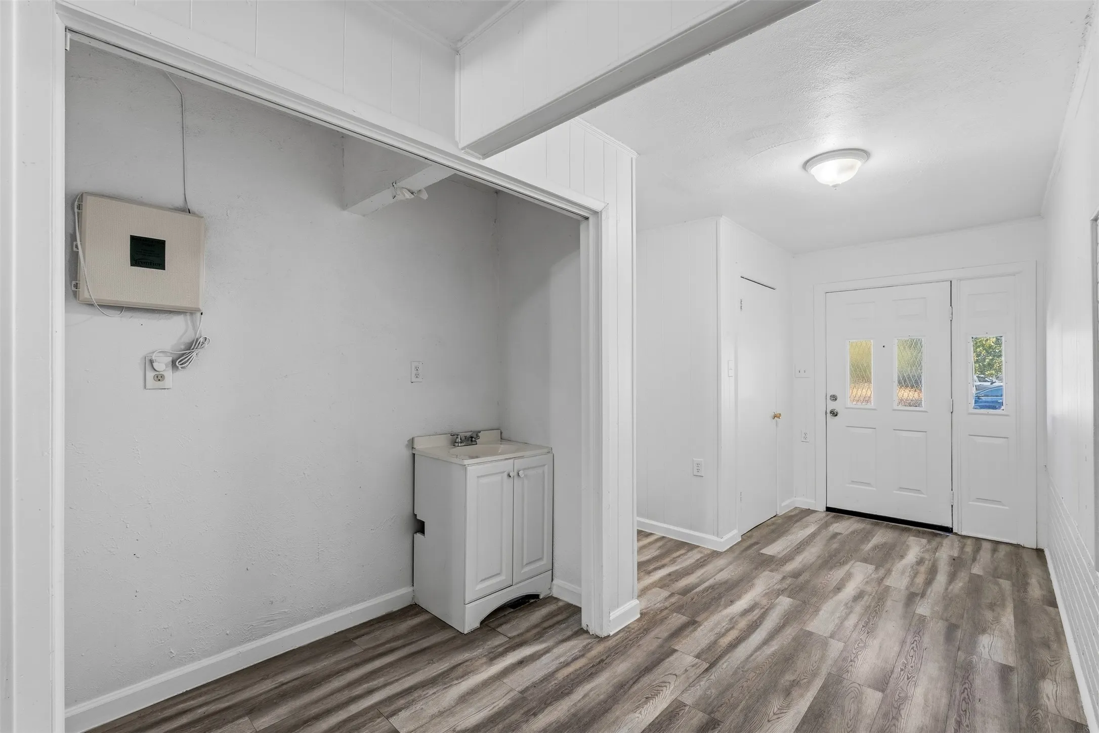 Single Family Residence For Sale in Dallas County , 2508 Syracuse Drive, Irving, Texas 75062, 5 Bedroom, 3 Bathroom, 2 Garage spaces, 2,238 Sqft, built in 1963, mls#21383472, Real Estate Agent in Irving, Homes For Sale in Dallas county, Homes For Sale in Irving, Realtor in Irving Texas, Real Estate Brokerage Independent Realty Texas, Luminita Cordes Realtor