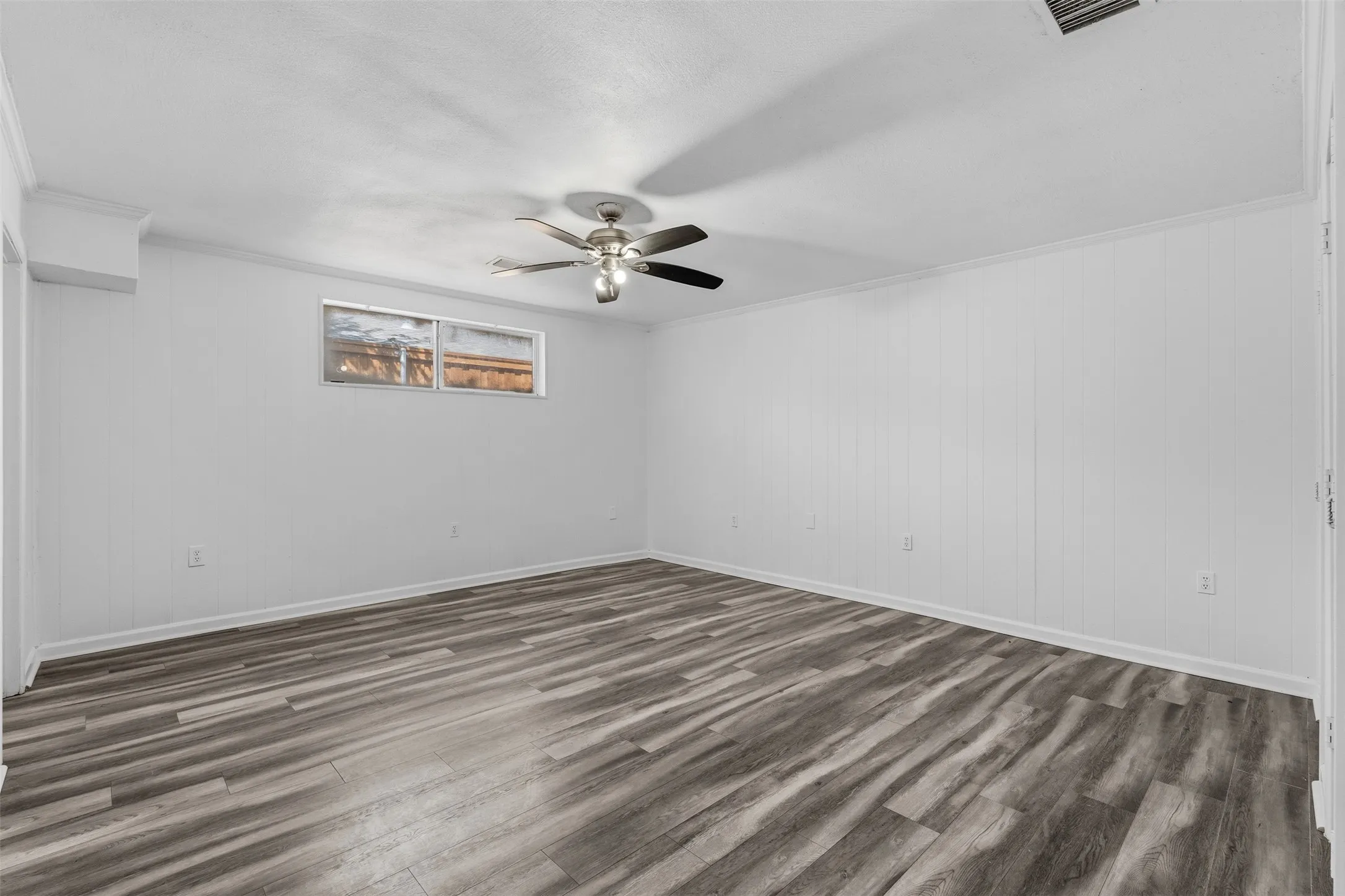 Single Family Residence For Sale in Dallas County , 2508 Syracuse Drive, Irving, Texas 75062, 5 Bedroom, 3 Bathroom, 2 Garage spaces, 2,238 Sqft, built in 1963, mls#21383472, Real Estate Agent in Irving, Homes For Sale in Dallas county, Homes For Sale in Irving, Realtor in Irving Texas, Real Estate Brokerage Independent Realty Texas, Luminita Cordes Realtor