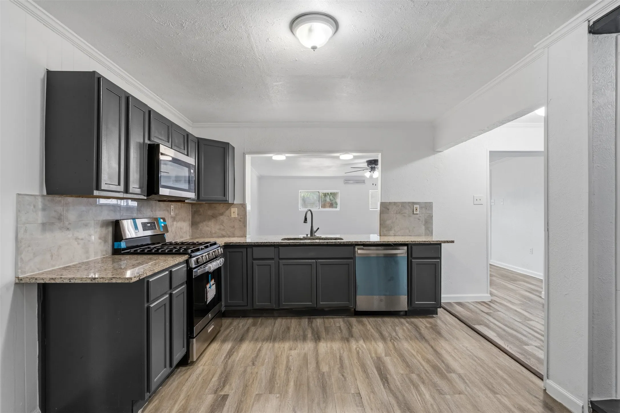 Single Family Residence For Sale in Dallas County , 2508 Syracuse Drive, Irving, Texas 75062, 5 Bedroom, 3 Bathroom, 2 Garage spaces, 2,238 Sqft, built in 1963, mls#21383472, Real Estate Agent in Irving, Homes For Sale in Dallas county, Homes For Sale in Irving, Realtor in Irving Texas, Real Estate Brokerage Independent Realty Texas, Luminita Cordes Realtor