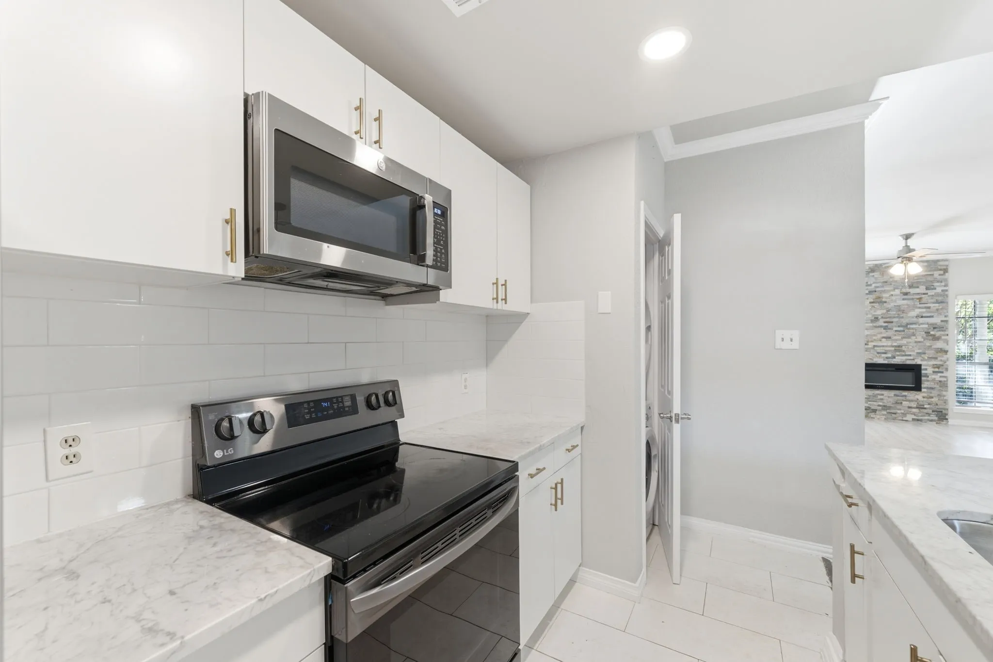 Condominium For Rent in Dallas County , 14333 Preston Road 1704, Dallas, Texas 75254, 2 Bedroom, 3 Bathroom, Garage spaces, 1,221 Sqft, built in 1982, mls#21383196, Real Estate Agent in Dallas, Homes For Rent in Dallas county, Homes For Rent in Dallas, Realtor in Dallas Texas, Real Estate Brokerage Independent Realty Texas, Luminita Cordes Realtor