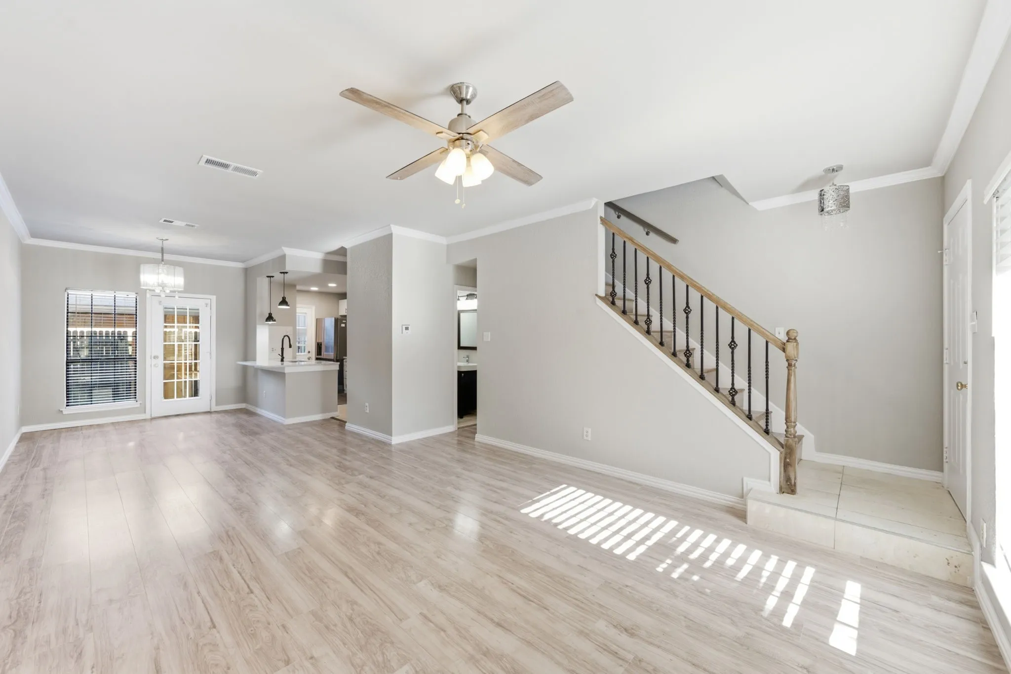 Condominium For Rent in Dallas County , 14333 Preston Road 1704, Dallas, Texas 75254, 2 Bedroom, 3 Bathroom, Garage spaces, 1,221 Sqft, built in 1982, mls#21383196, Real Estate Agent in Dallas, Homes For Rent in Dallas county, Homes For Rent in Dallas, Realtor in Dallas Texas, Real Estate Brokerage Independent Realty Texas, Luminita Cordes Realtor
