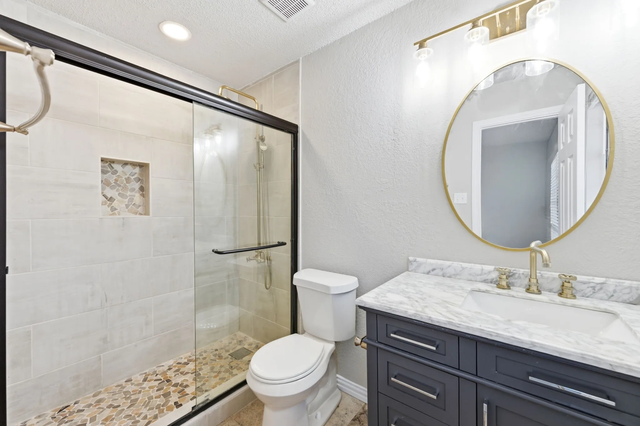 Condominium For Rent in Dallas County , 14333 Preston Road 1704, Dallas, Texas 75254, 2 Bedroom, 3 Bathroom, Garage spaces, 1,221 Sqft, built in 1982, mls#21383196, Real Estate Agent in Dallas, Homes For Rent in Dallas county, Homes For Rent in Dallas, Realtor in Dallas Texas, Real Estate Brokerage Independent Realty Texas, Luminita Cordes Realtor