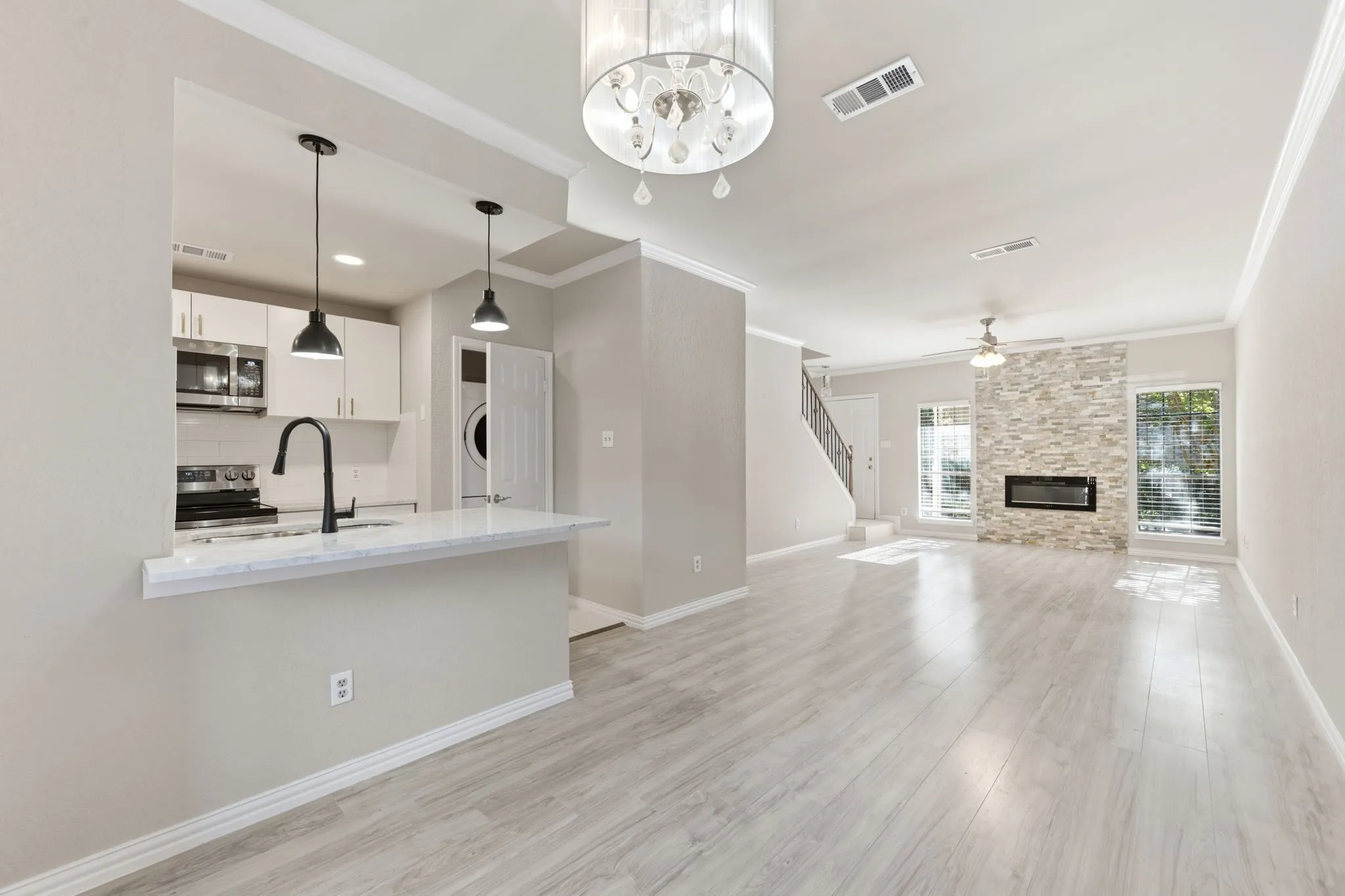 Condominium For Rent in Dallas County , 14333 Preston Road 1704, Dallas, Texas 75254, 2 Bedroom, 3 Bathroom, Garage spaces, 1,221 Sqft, built in 1982, mls#21383196, Real Estate Agent in Dallas, Homes For Rent in Dallas county, Homes For Rent in Dallas, Realtor in Dallas Texas, Real Estate Brokerage Independent Realty Texas, Luminita Cordes Realtor