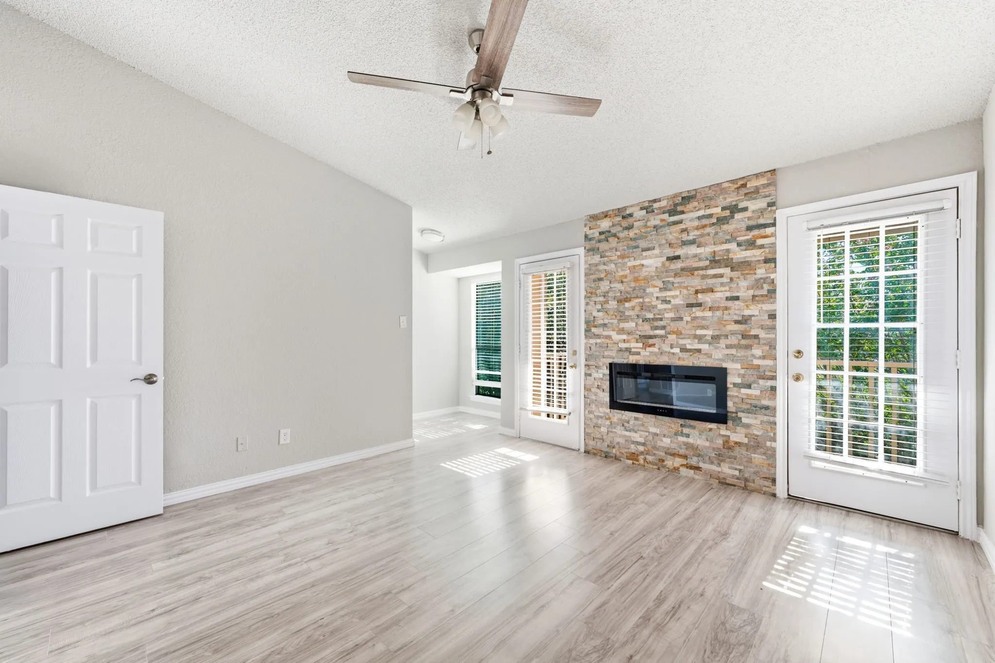 Condominium For Rent in Dallas County , 14333 Preston Road 1704, Dallas, Texas 75254, 2 Bedroom, 3 Bathroom, Garage spaces, 1,221 Sqft, built in 1982, mls#21383196, Real Estate Agent in Dallas, Homes For Rent in Dallas county, Homes For Rent in Dallas, Realtor in Dallas Texas, Real Estate Brokerage Independent Realty Texas, Luminita Cordes Realtor