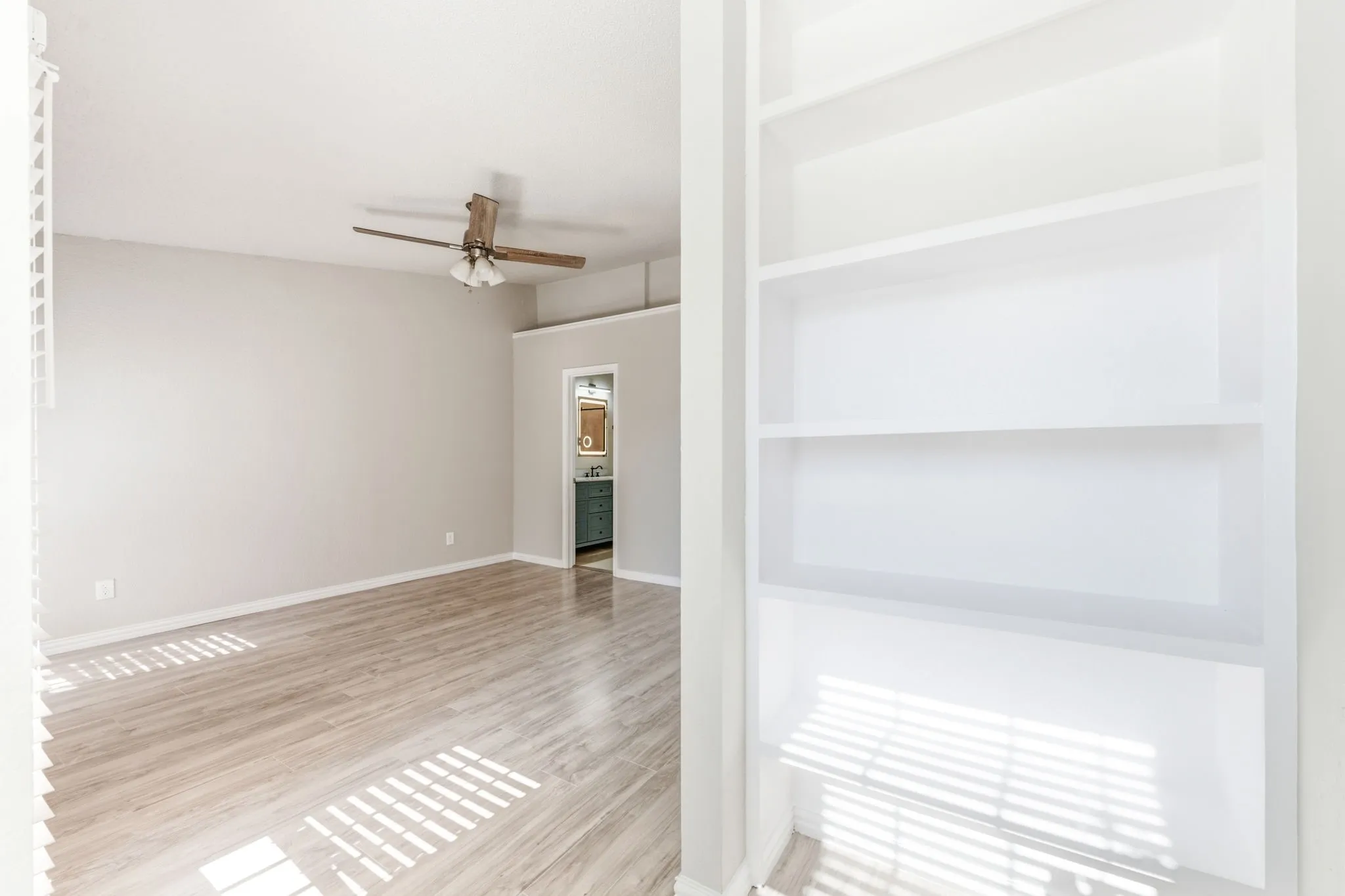 Condominium For Rent in Dallas County , 14333 Preston Road 1704, Dallas, Texas 75254, 2 Bedroom, 3 Bathroom, Garage spaces, 1,221 Sqft, built in 1982, mls#21383196, Real Estate Agent in Dallas, Homes For Rent in Dallas county, Homes For Rent in Dallas, Realtor in Dallas Texas, Real Estate Brokerage Independent Realty Texas, Luminita Cordes Realtor
